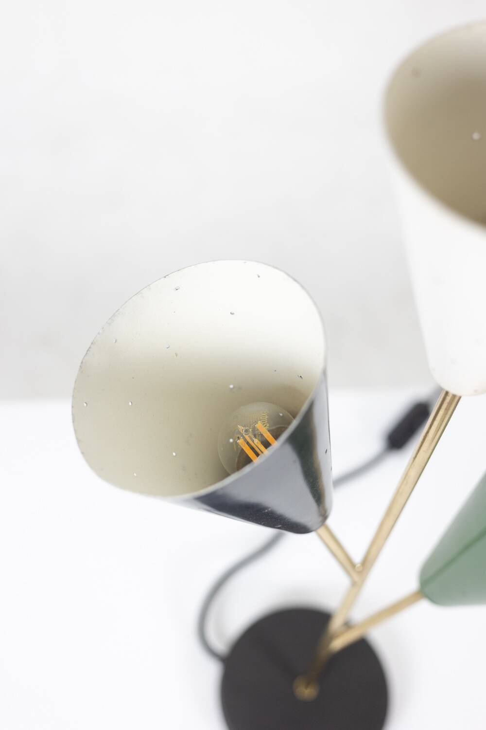 Stilnovo. 3-light lamp in sheet metal and brass. 1960s.