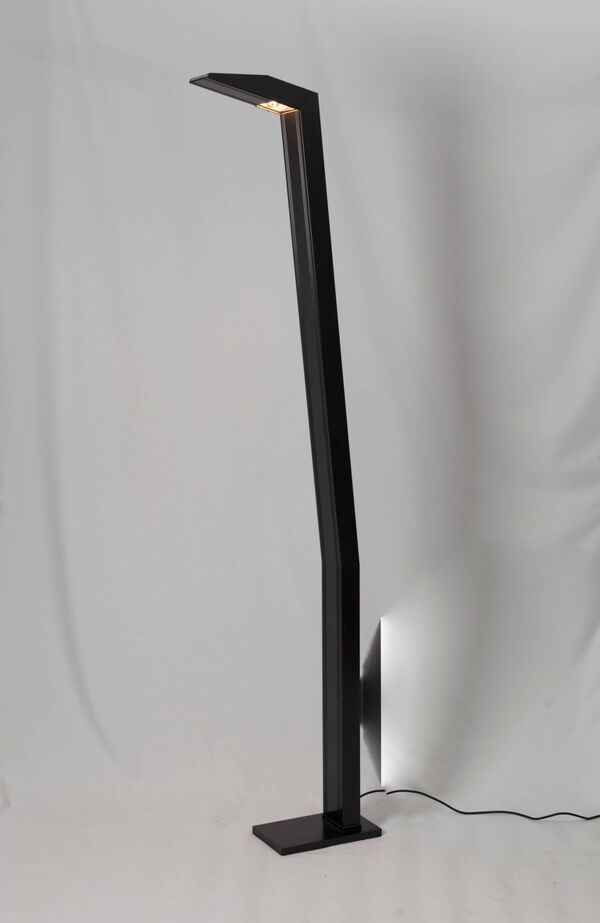 Lampadaire en acier noir étage Marqué « E »