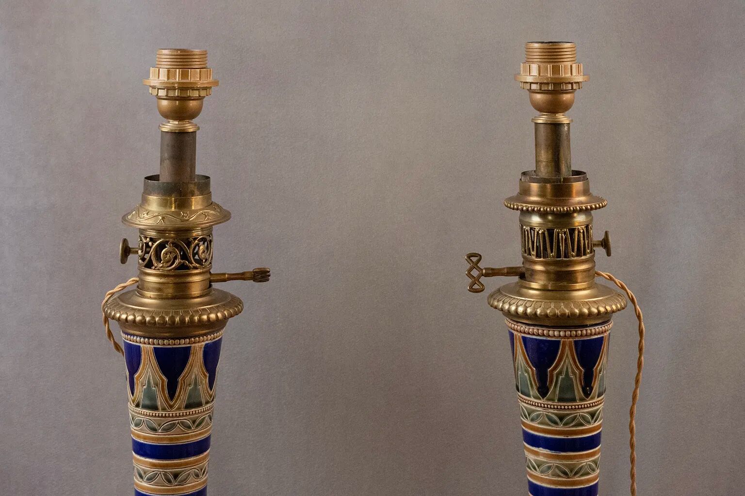 Paire de vases Longwy montés en lampe avec monture en bronze doré, fin XIXe
