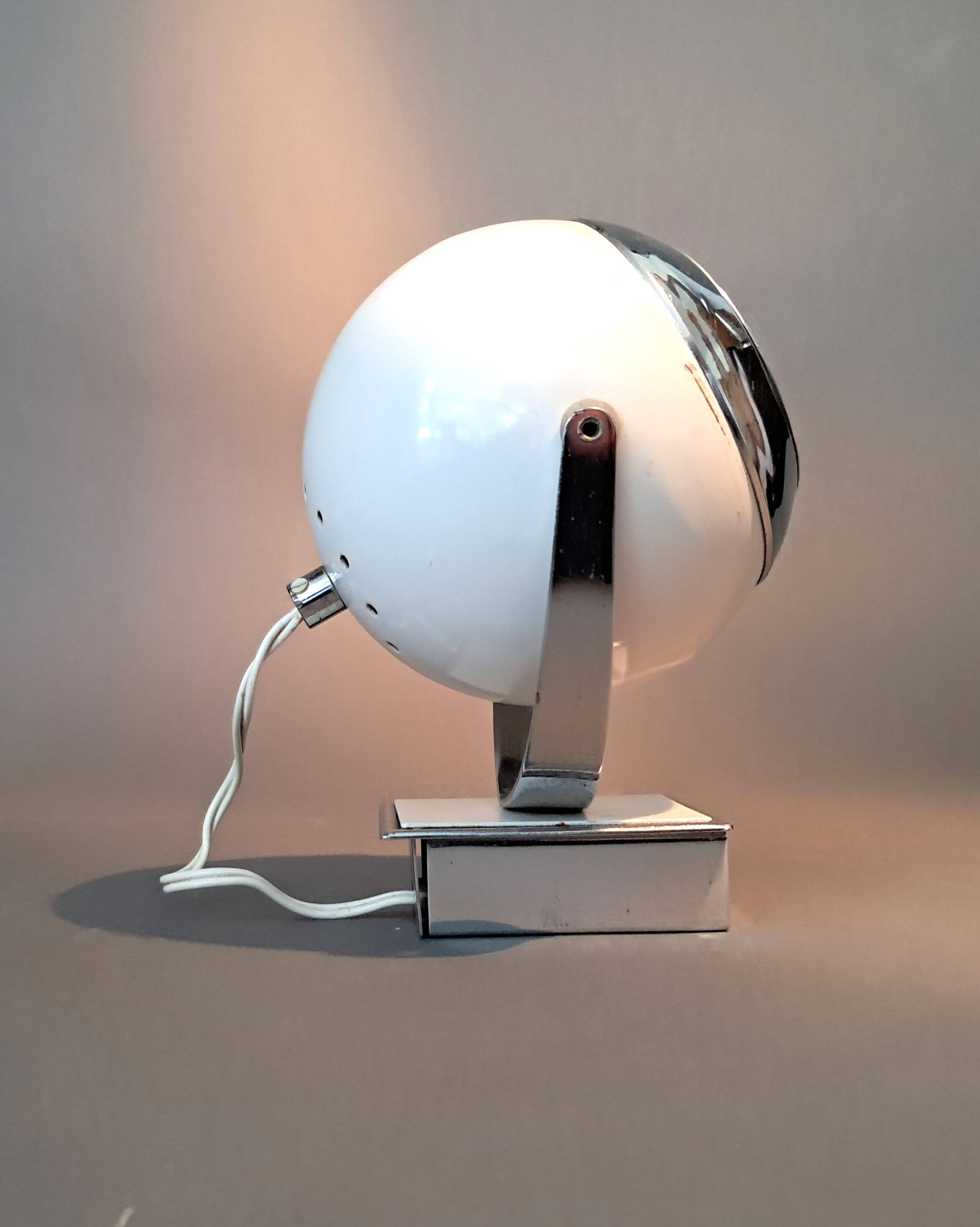 “Eyeball” wall lamp 1970 made in Italy.