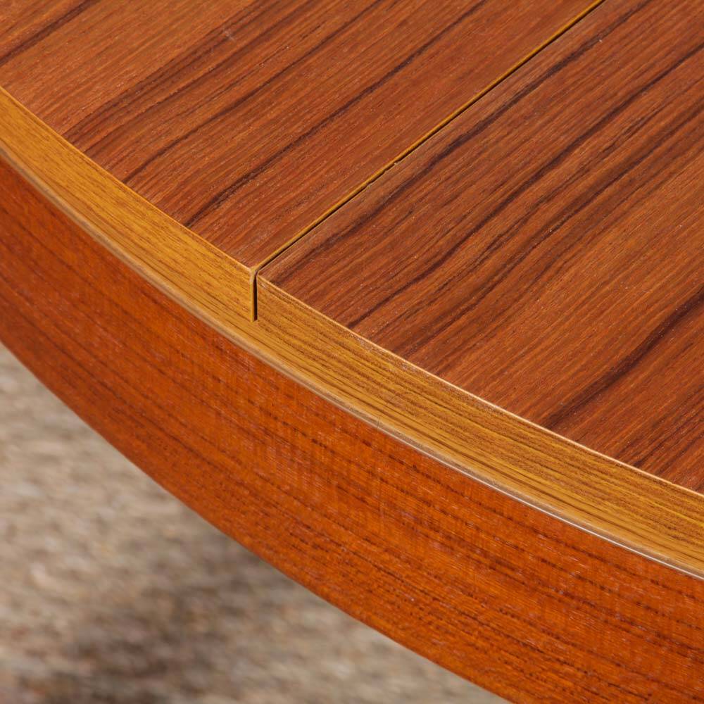 Table de repas ronde extensible en teck, 1970