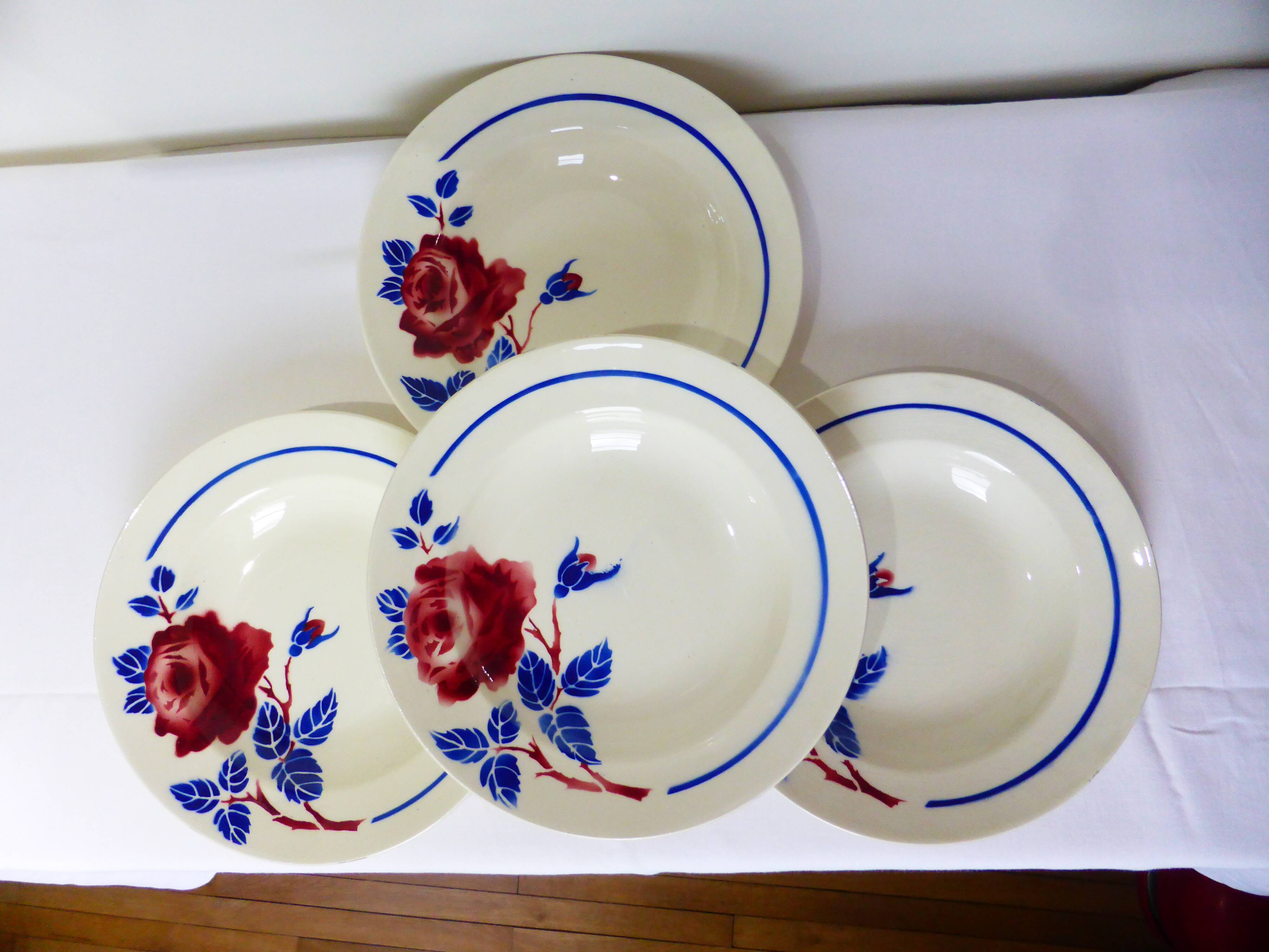 4 vintage deep plates from K&G Luneville model Chantal 220516