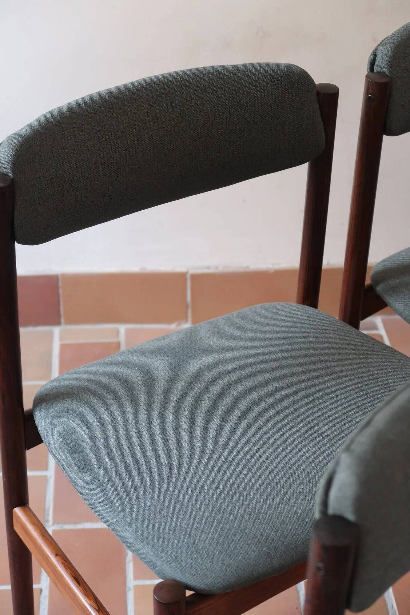 6 Scandinavian chairs in rosewood, with green-grey seats.