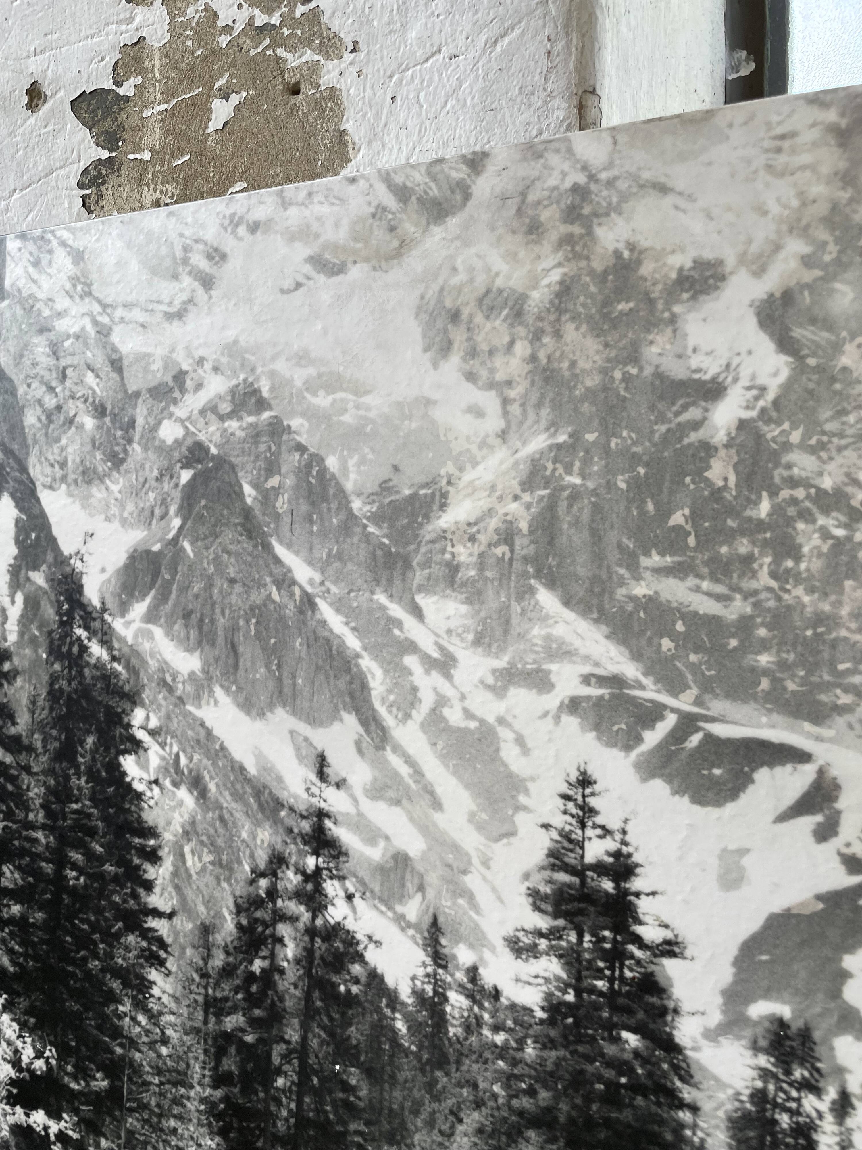 Old XXL black and white mountain photography