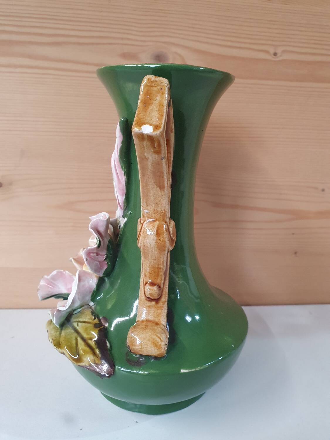 Slip vase