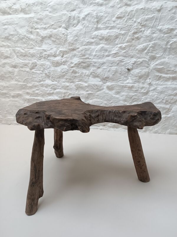 Table basse brutaliste '' Tronc d'arbre '' en bois brut années 70