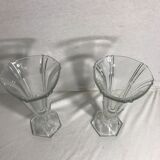 Paire de vases anciens en verre moulé