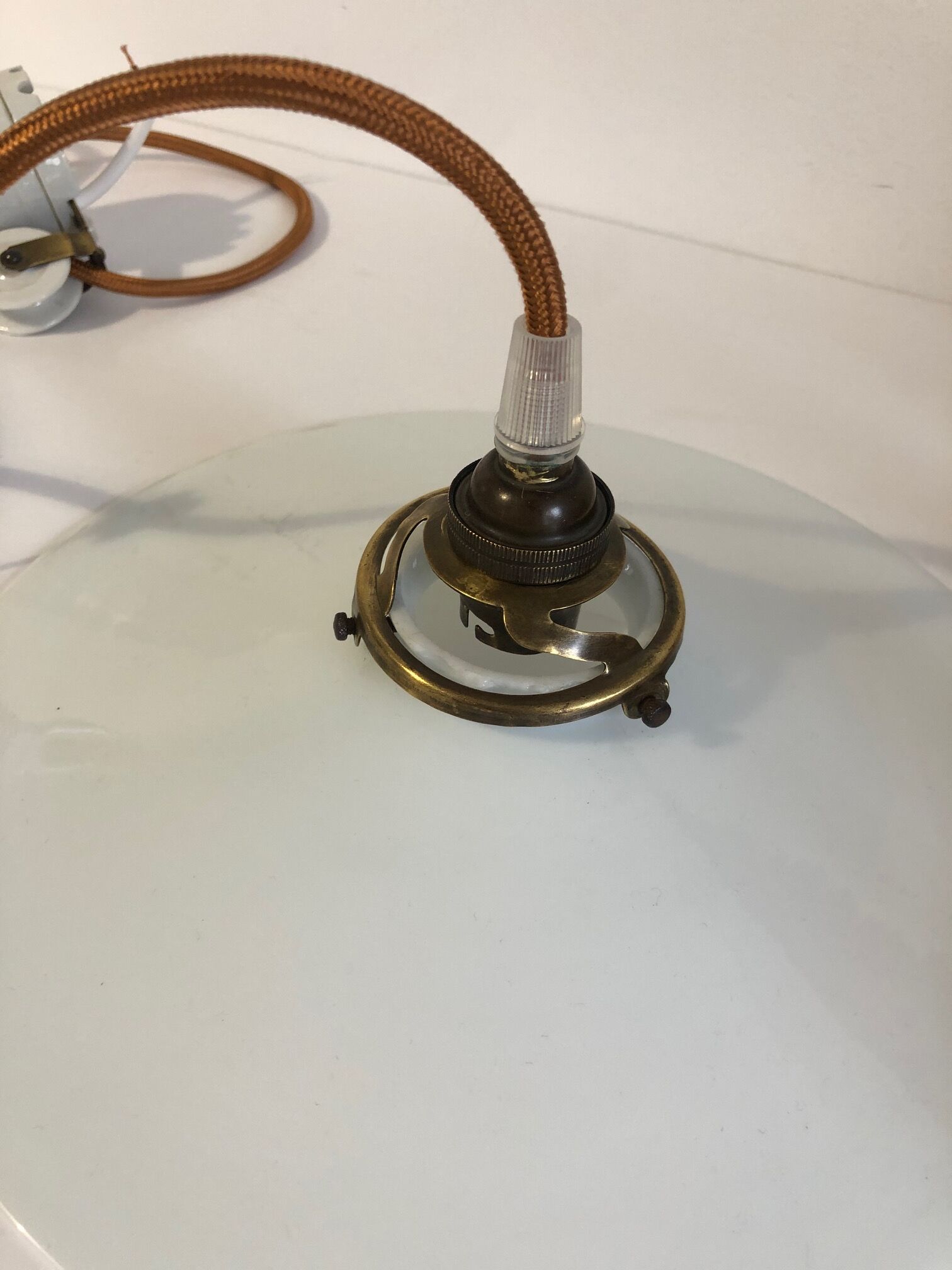 Suspension rises and falls in opaline