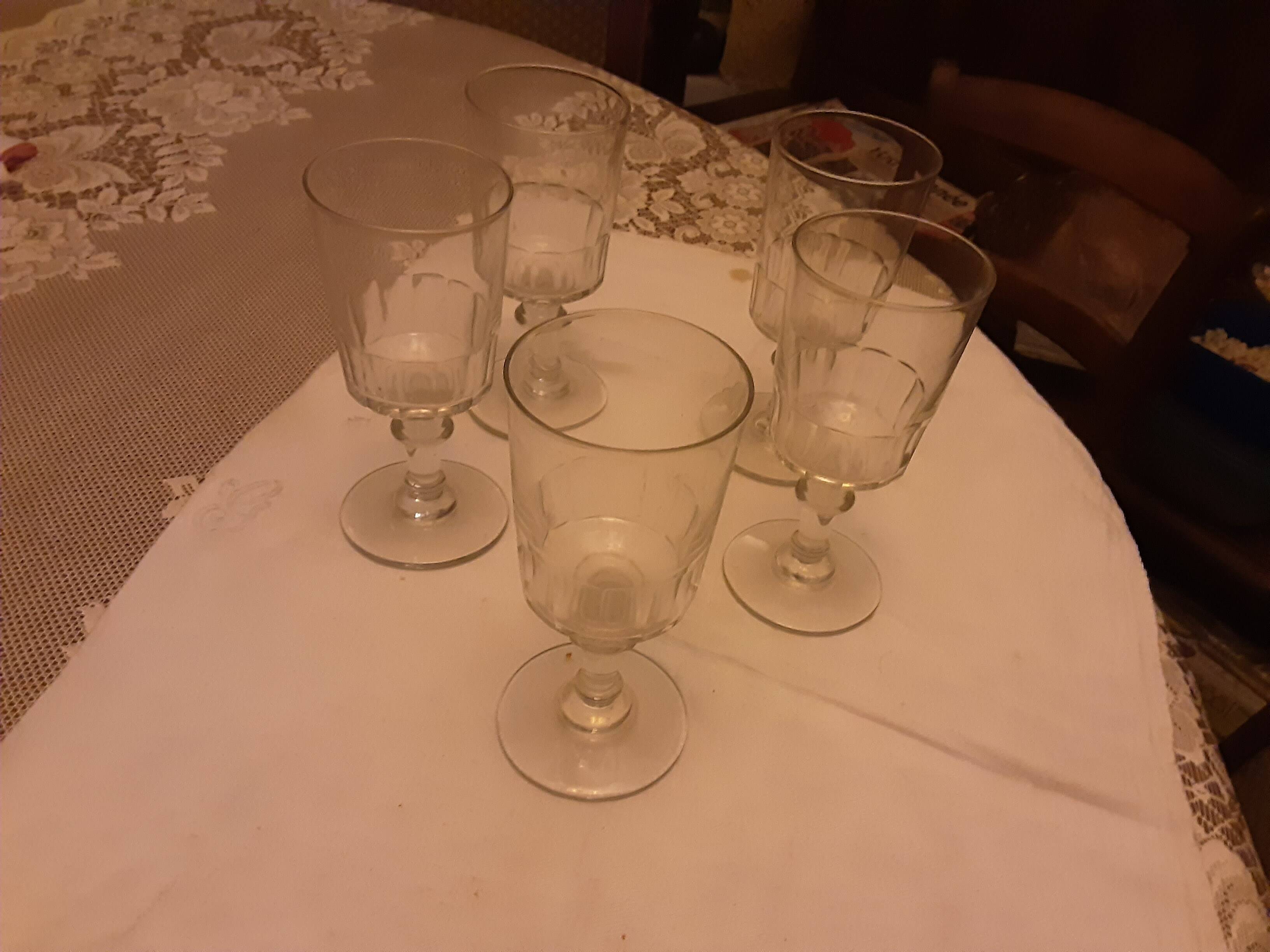 5 verres anciens presses moules