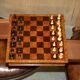 Canapé Conversation Teta a Teta en cuir avec plateau d'échecs en noyer Burr, style High Victorian