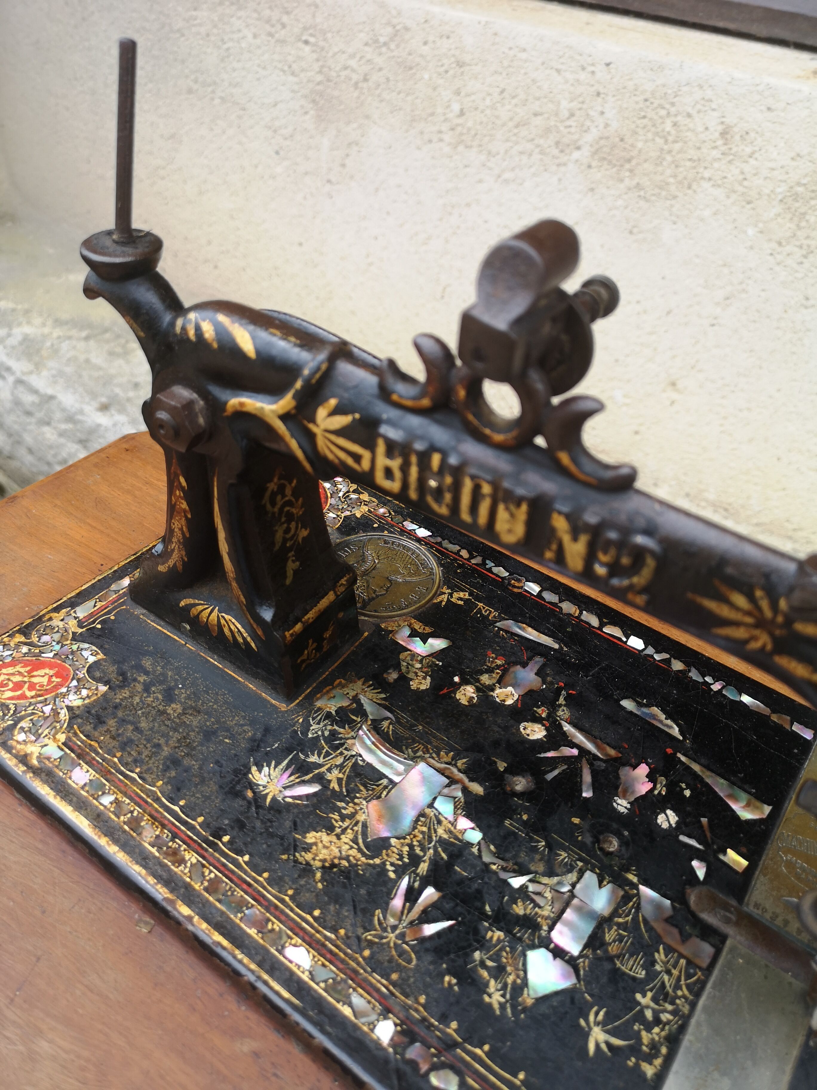 Bijou sewing machine