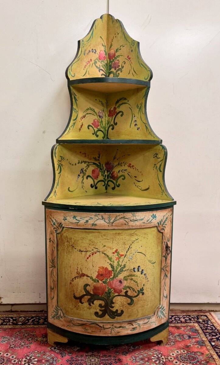 Louis XV style Venetian curved corner cupboard in lacquered wood