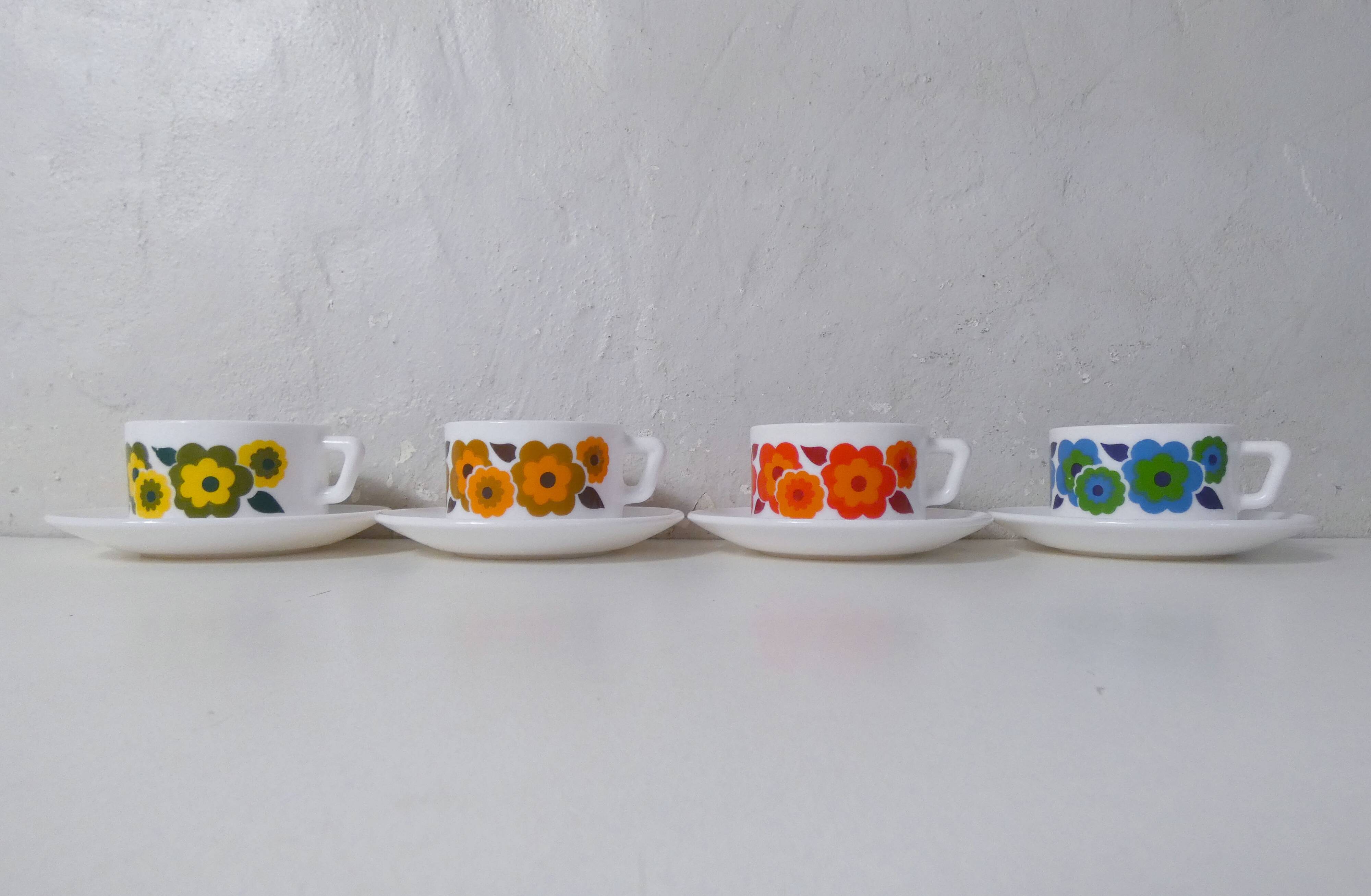 4 arcopal LOTUS cups