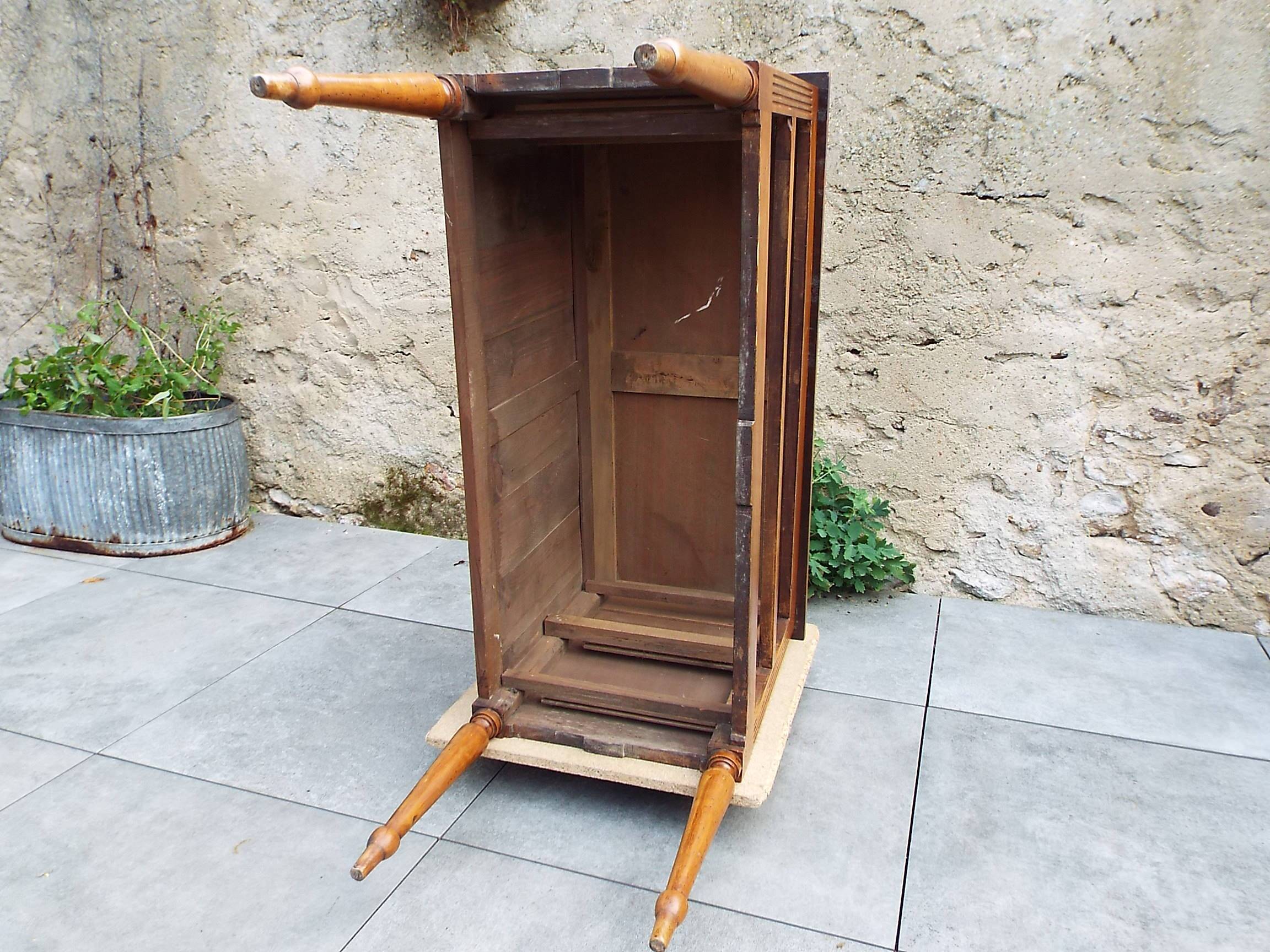 Louis XVI style 2-drawer saute chest of drawers