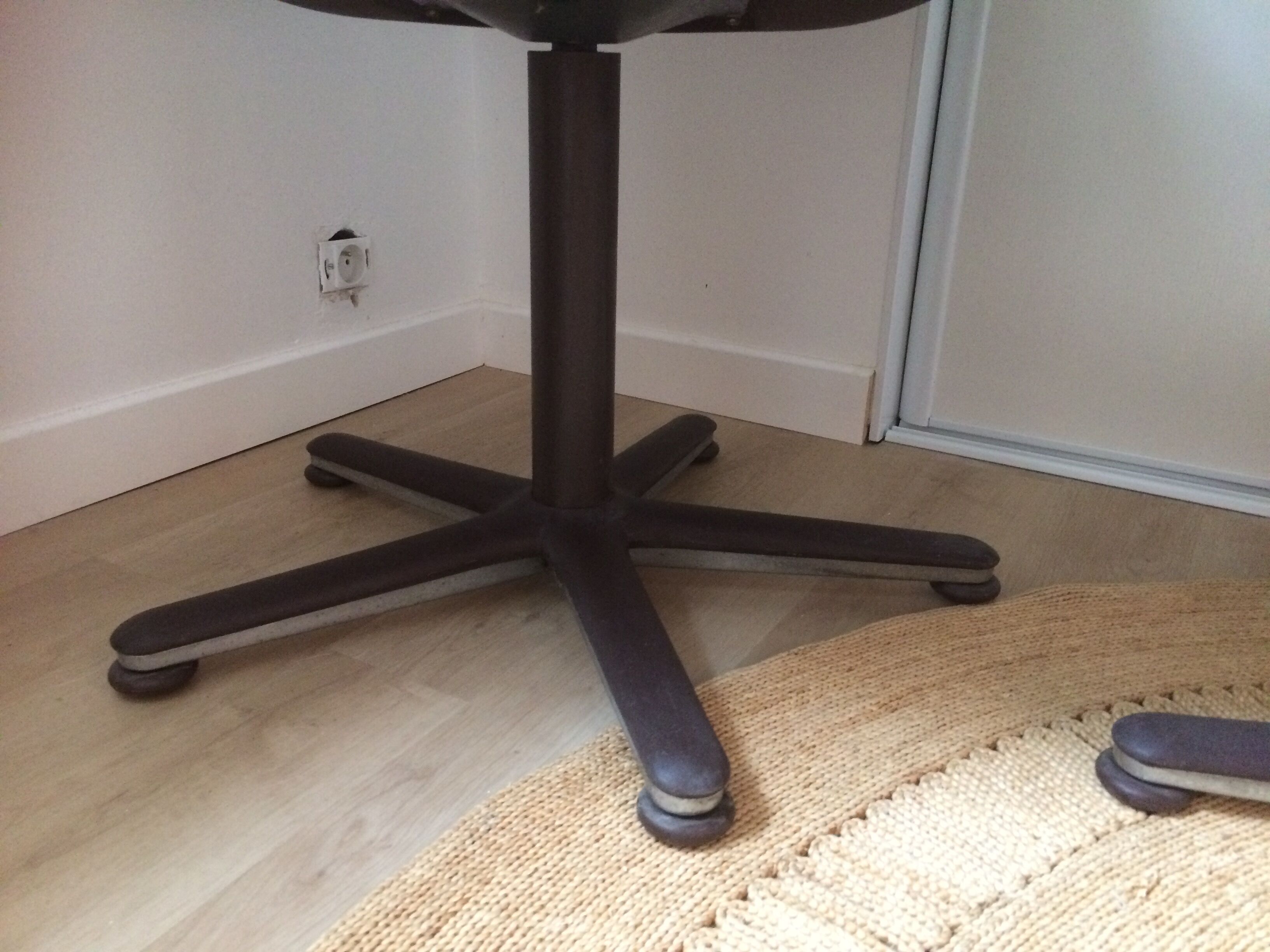 Lot of three armchairs stafor