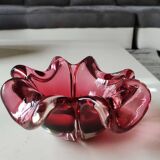 Floral/Corolla shaped pocket emptier. Murano Italy/Chambord by Fratelli Toso. In pink blown glass. Diam 18 cm