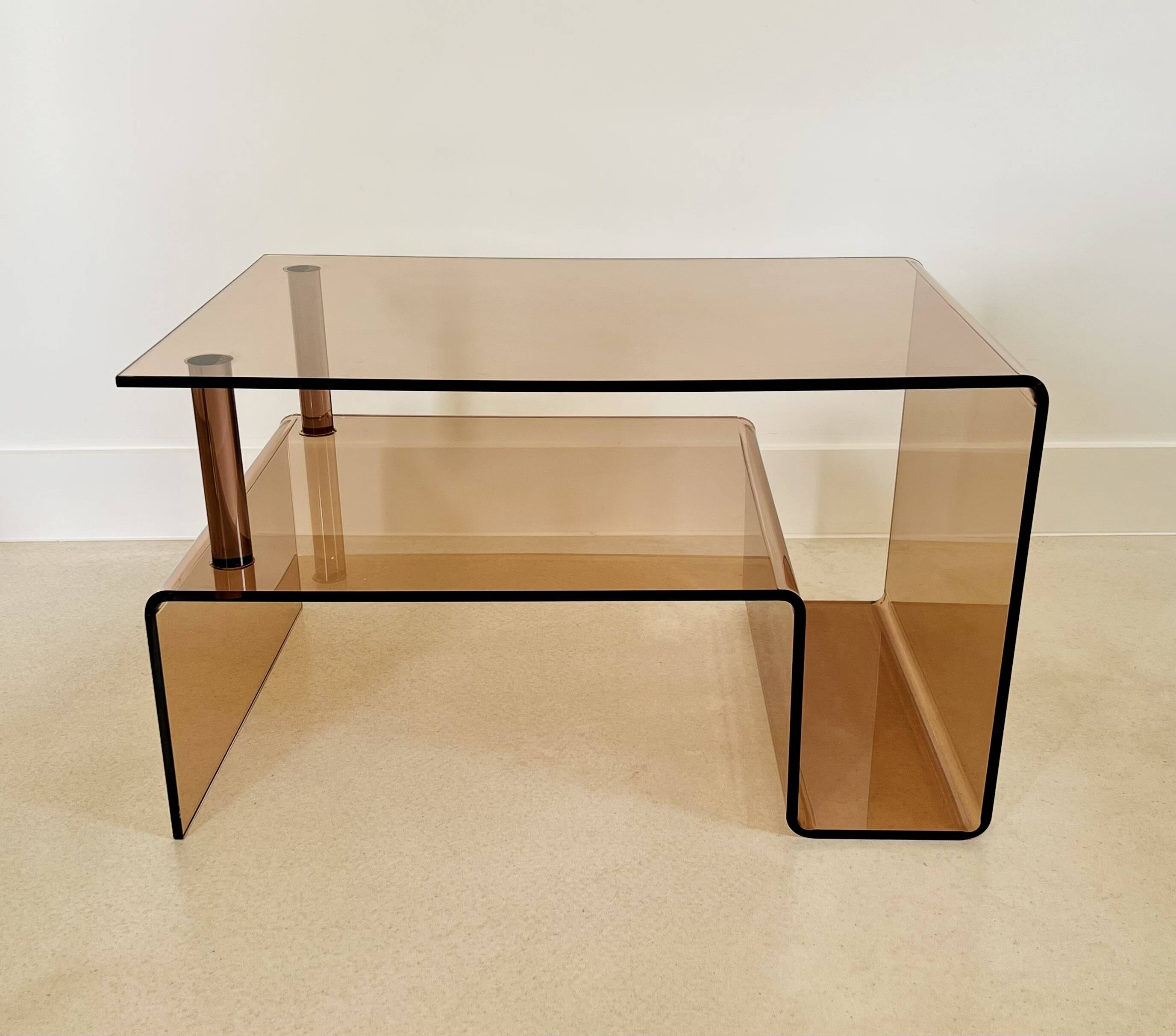 Table basse en altuglas par Michel Dumas, France années 70