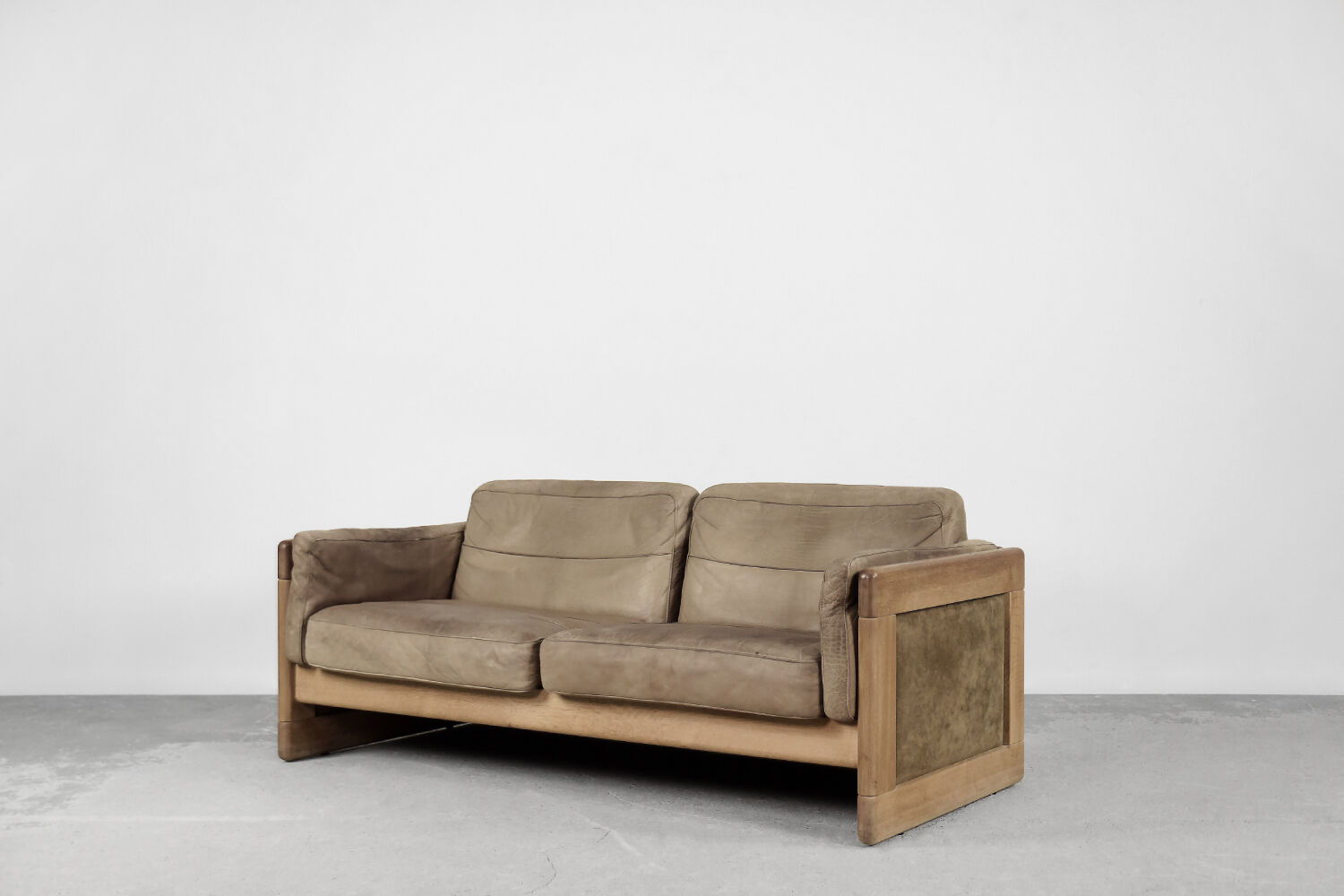 Vintage scandinavian mid-century modern leather and oak sofa, 1970s