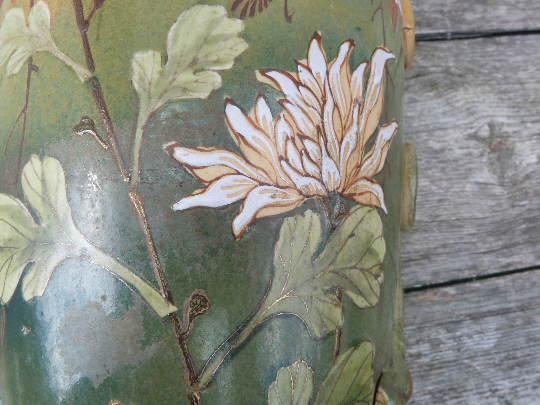 Vase Satsuma 1900 Japan Mejii period Chrysanthemes enamelled pottery