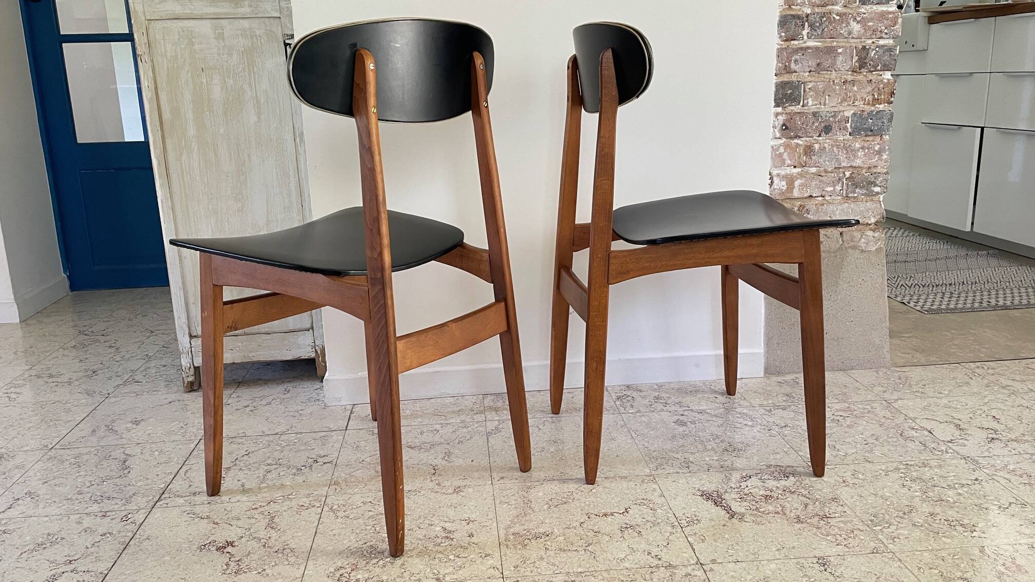 Chic vintage pair of Scandinavian chairs