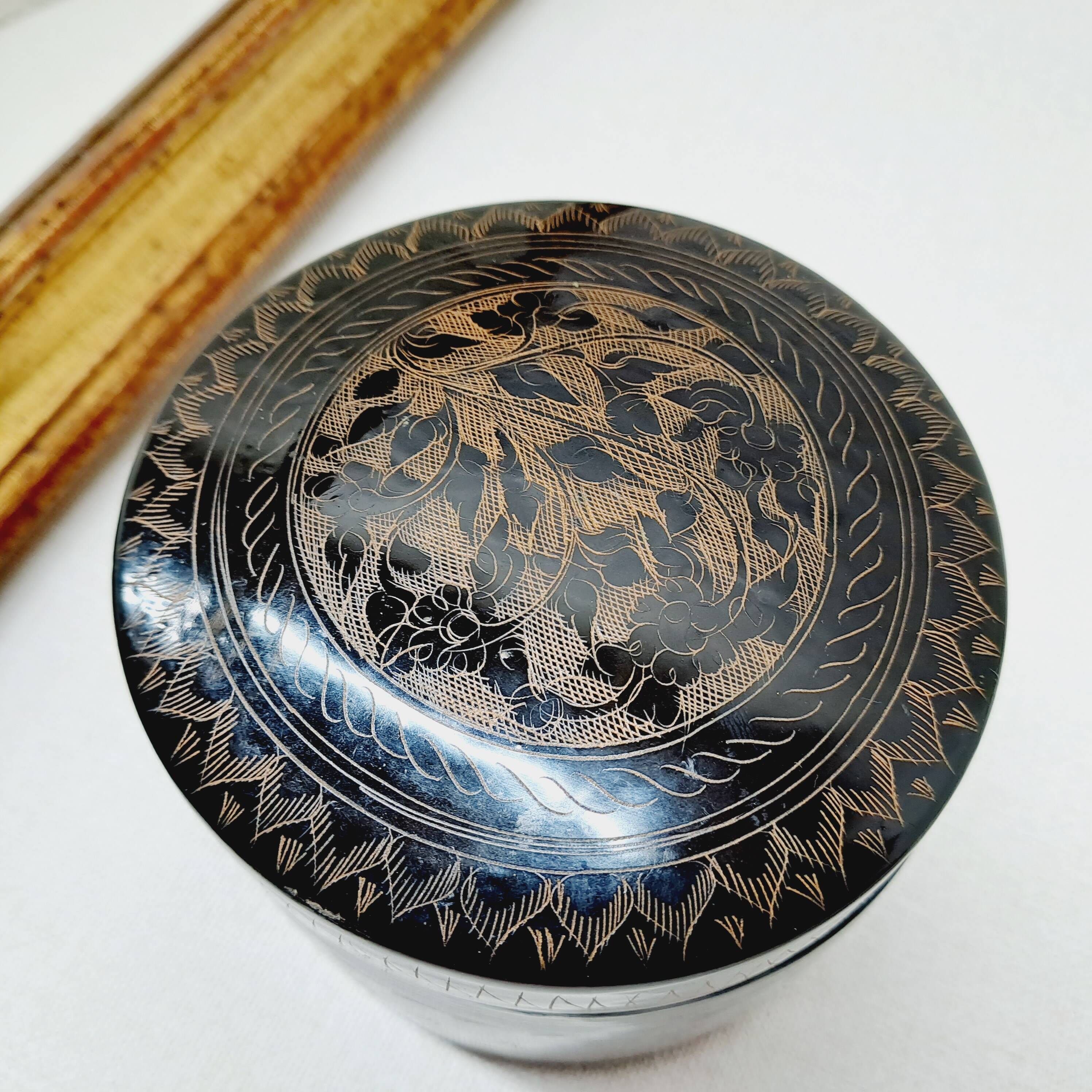 Lacquered wood jewelry box