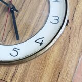 Flash clock transistor in formica