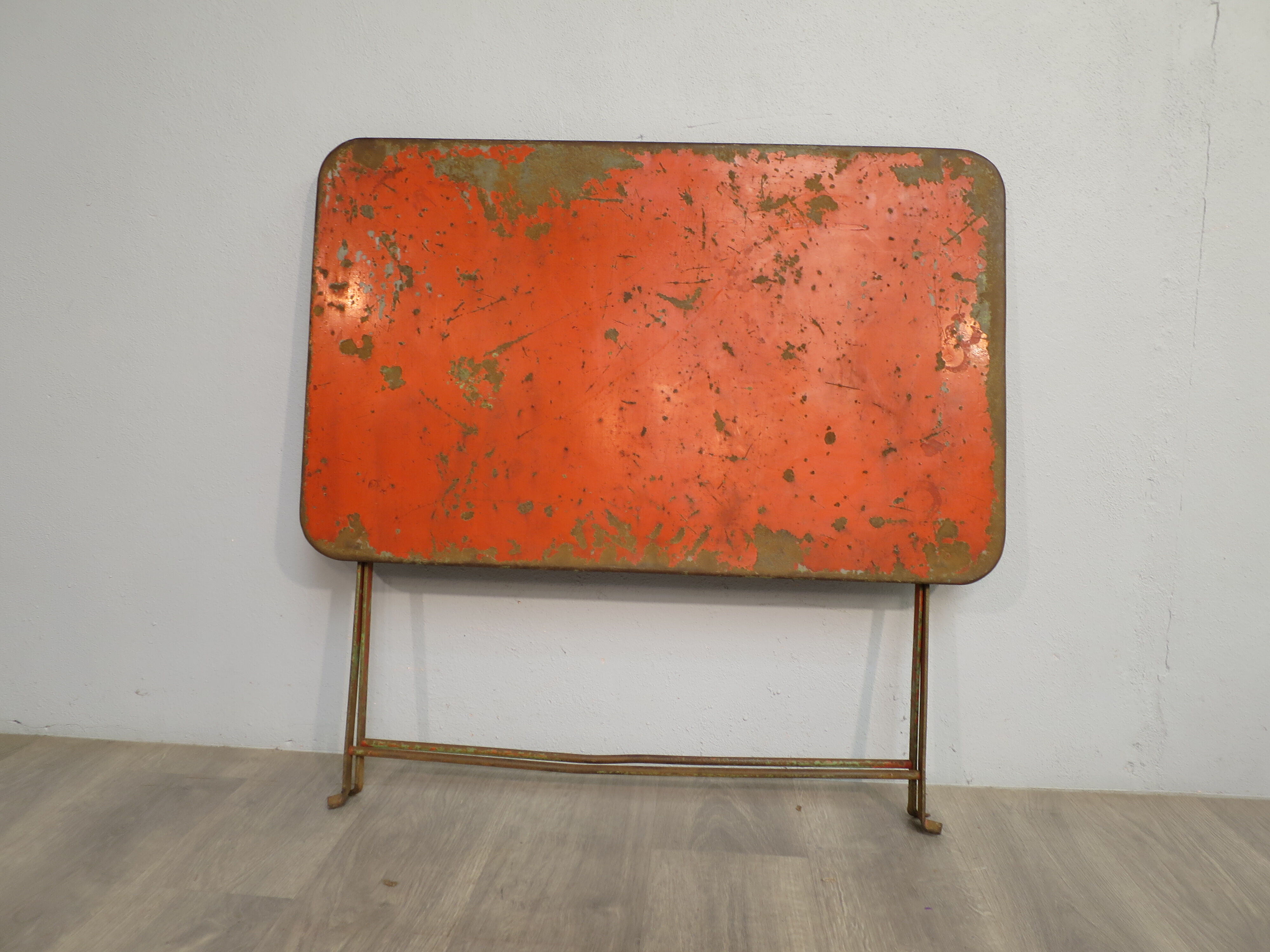 Metal garden table 30