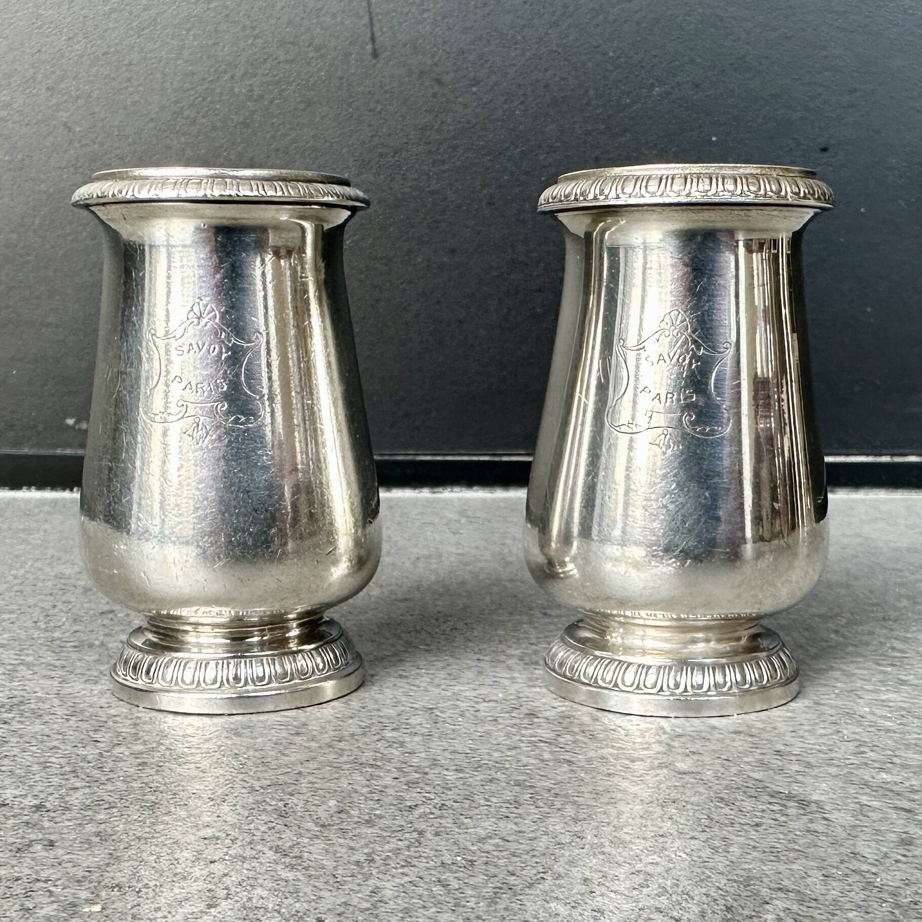 Pair of silver-plated salt cellars - Christofle goldsmith - Hôtel Savoy Paris