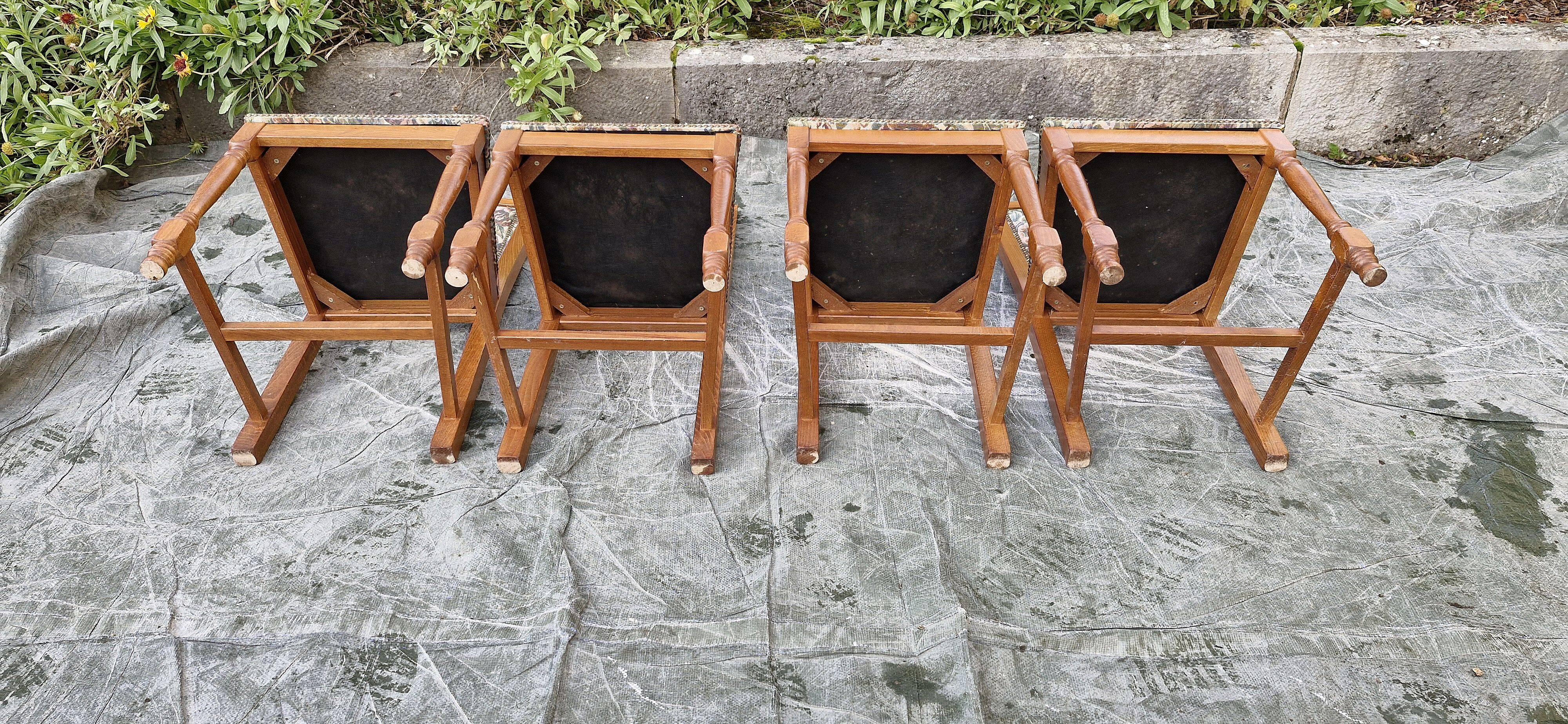 4 chaises en bois massif et tissus