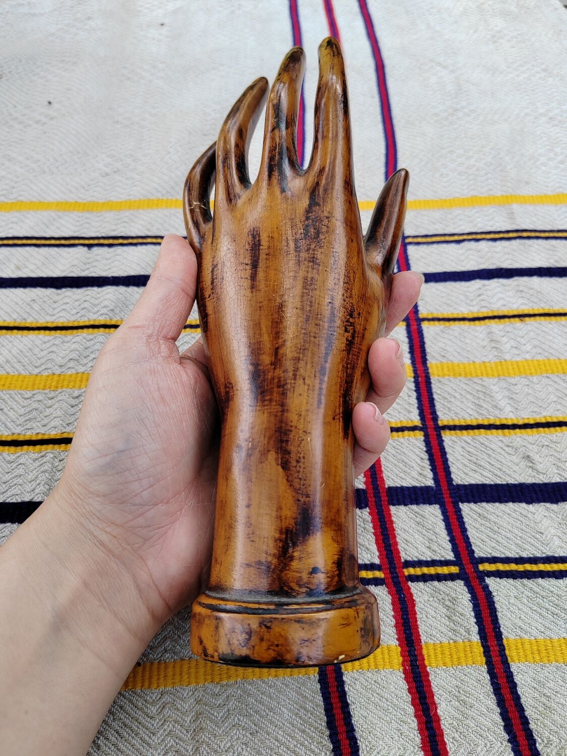 Carved wooden ring holder signed 70s