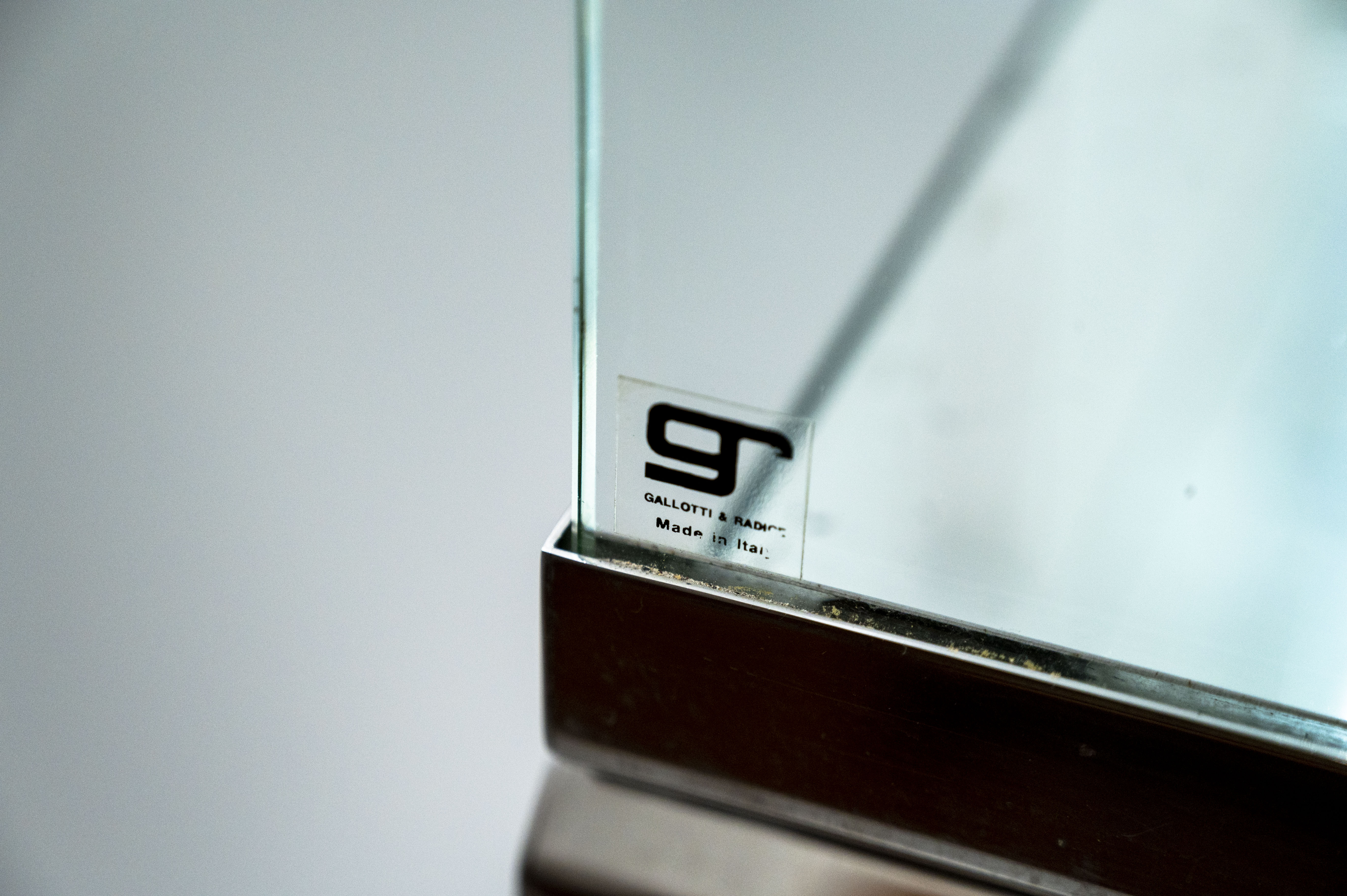 Bureau d'appoint en verre Galotti & Radice Italie 1980