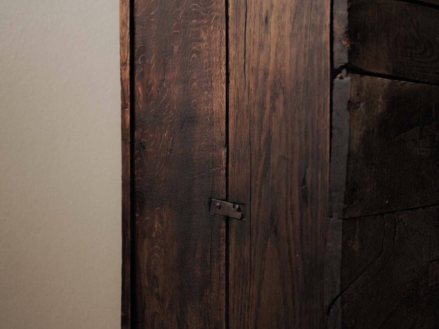 Antique mountain wardrobe in solid oak – 19th century