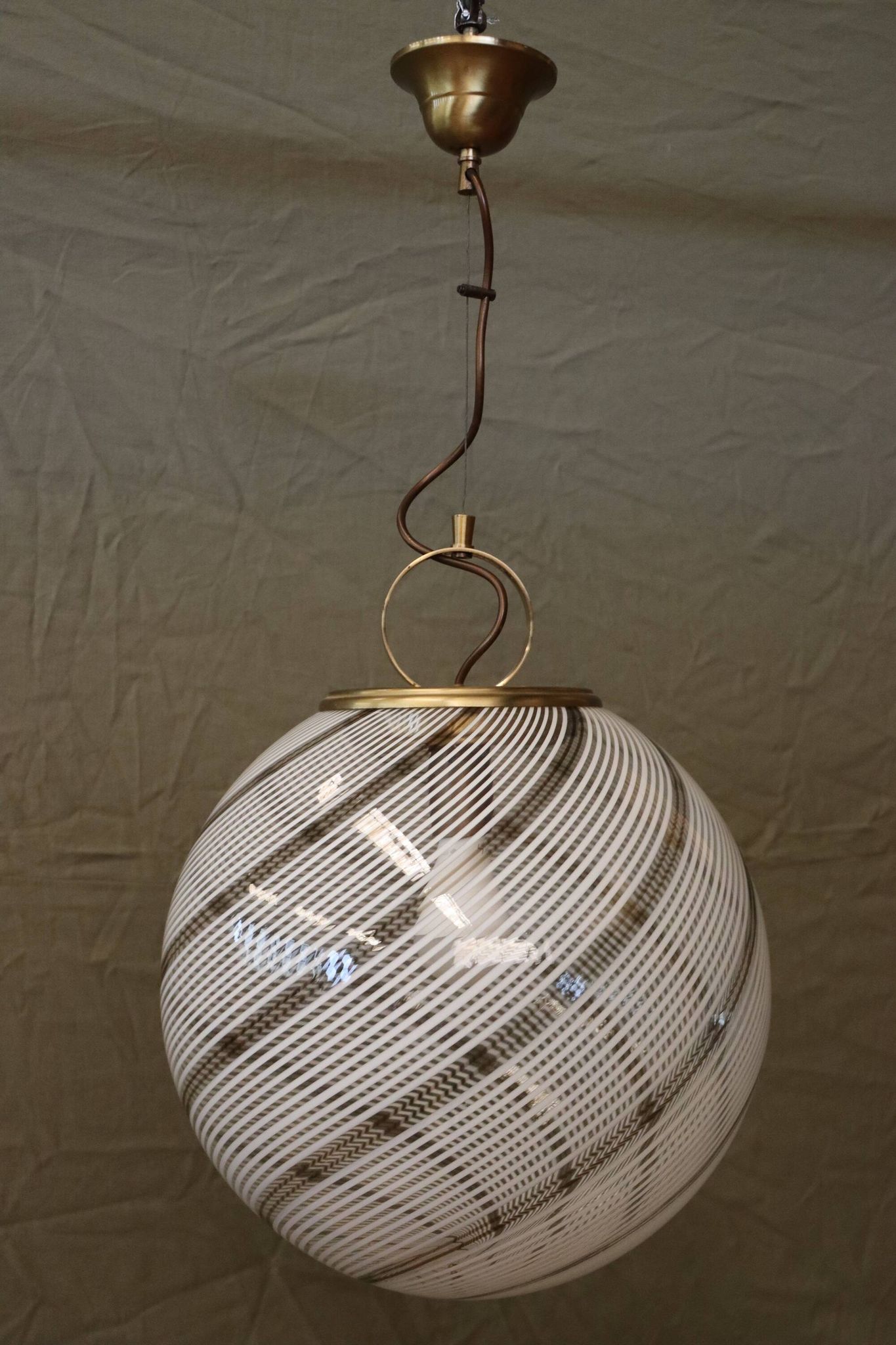 Lustre boule en verre Murano époque 70's
