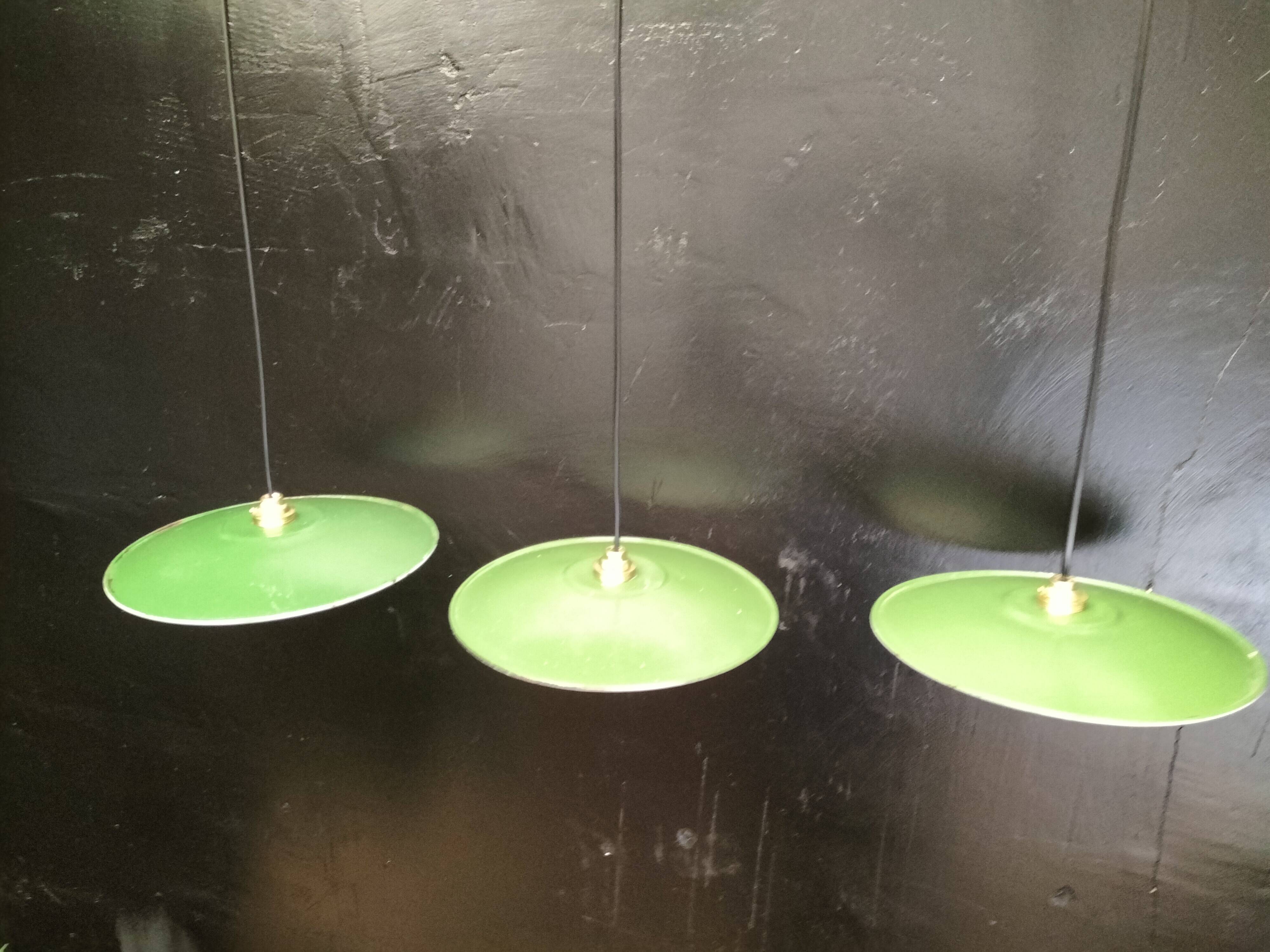 Enamelled sheet metal suspensions