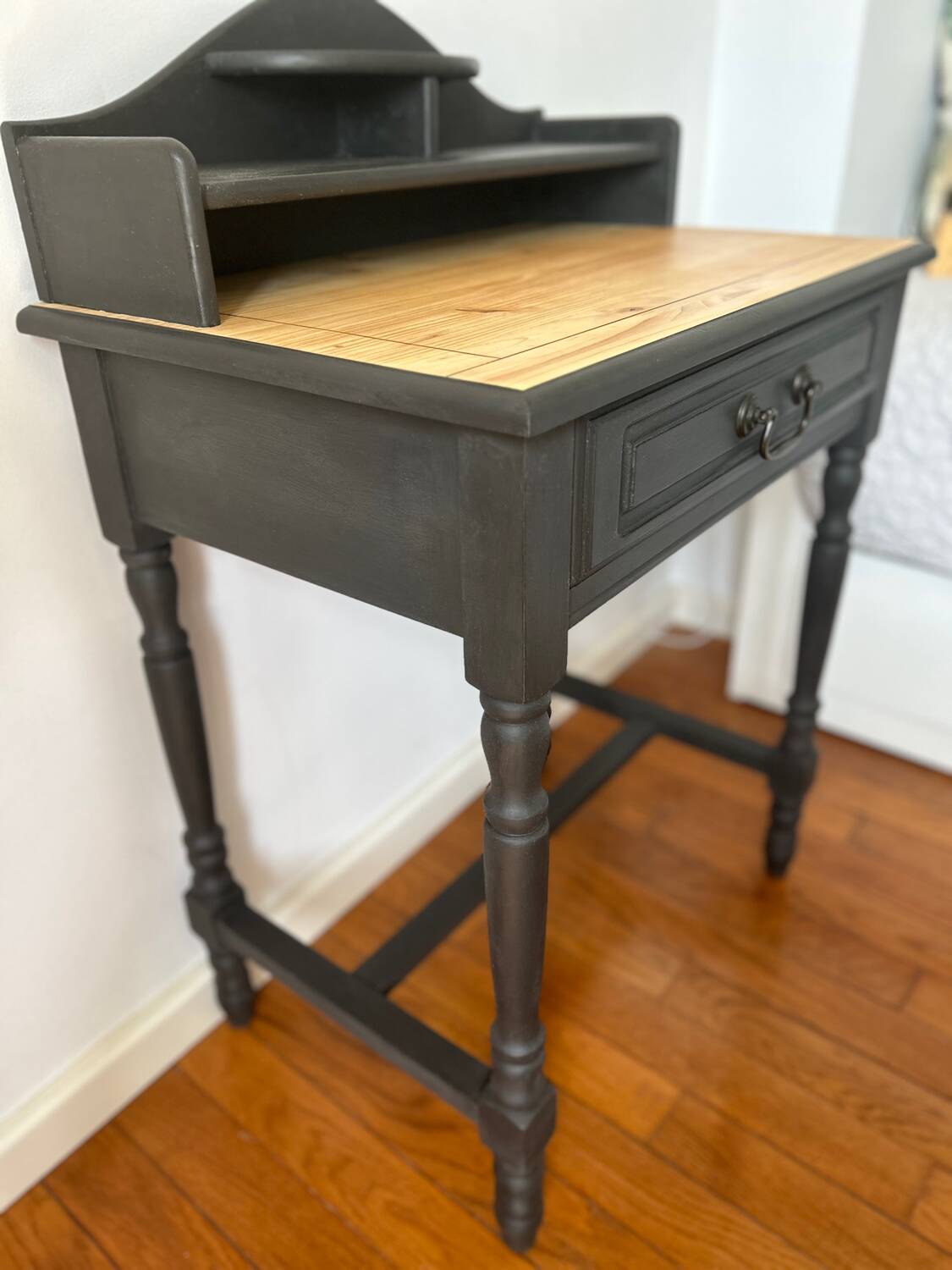 Desk or dressing table