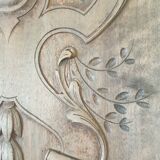 Grand fronton, panneau ancien en bois de noyer sculpté, élément mural