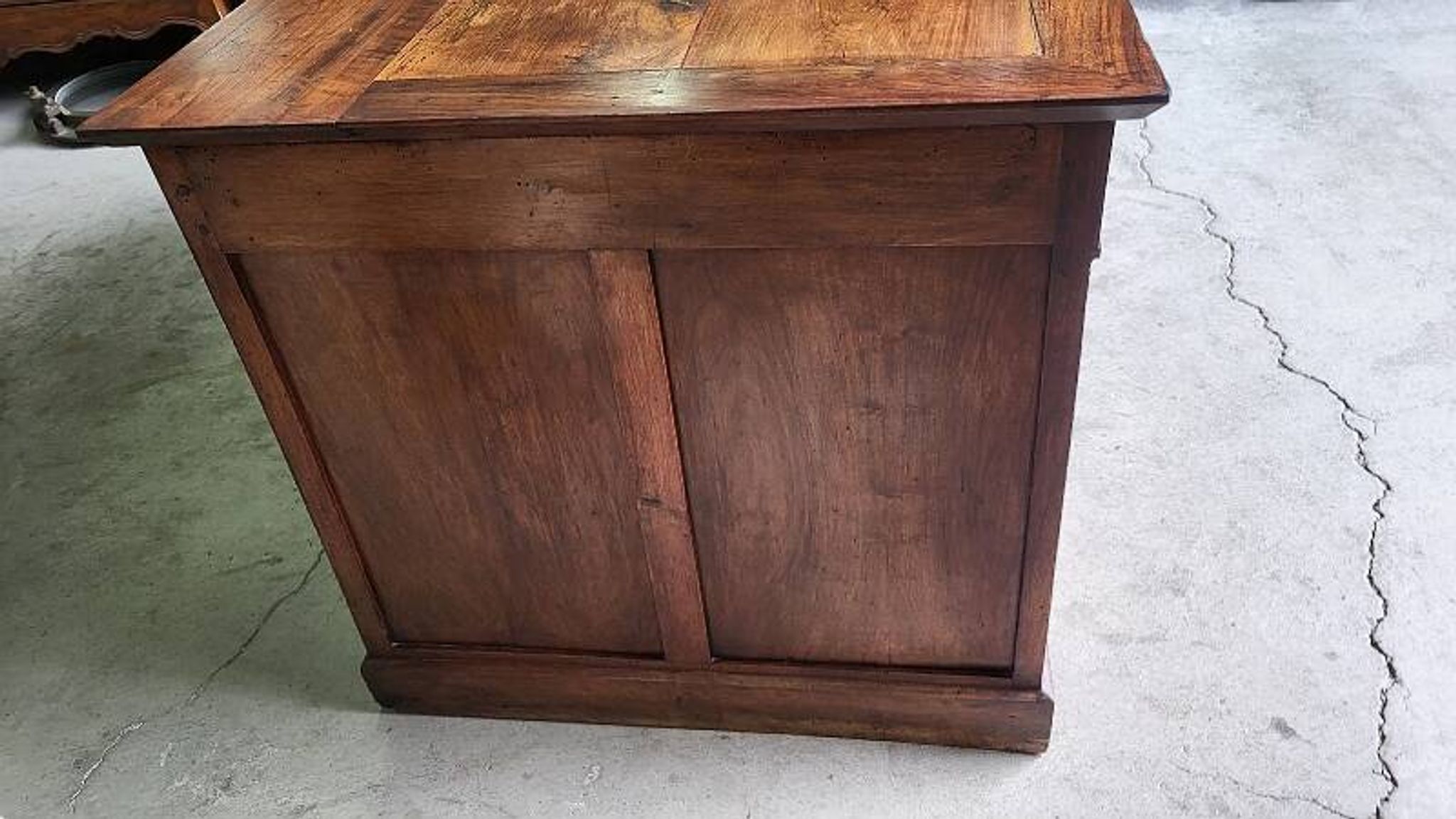 BUREAU A 9 TIROIRS EN NOYER 1900