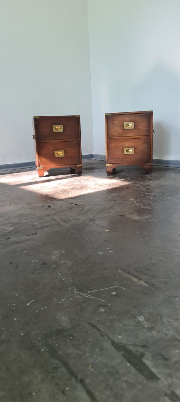 Paire de tables de nuit en bois vintage de campagne militaire par reprodux angleterre