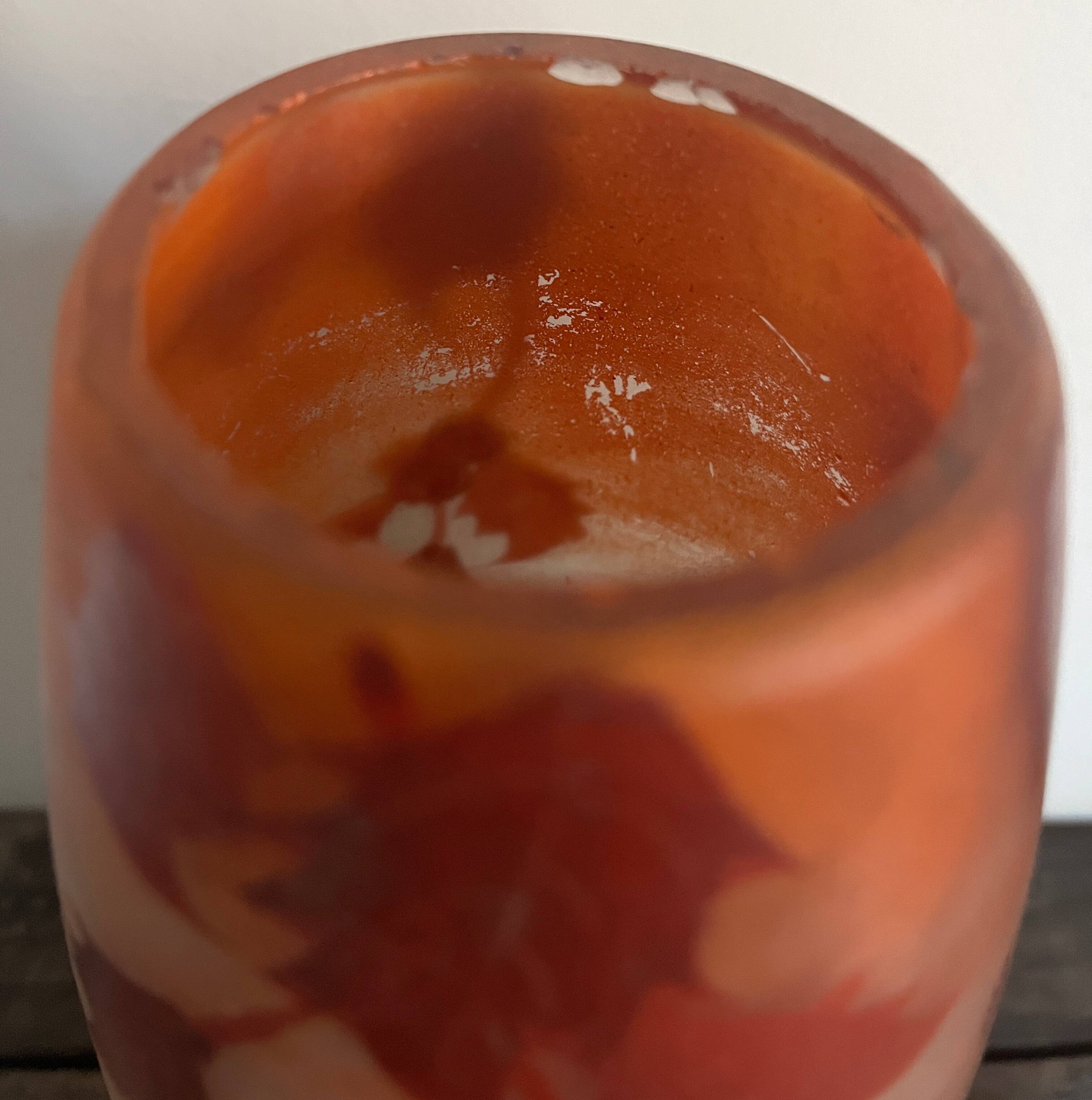 Pair of antique vases decorated with holly (early 20th century)