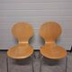 Paire de chaises en bois vintage