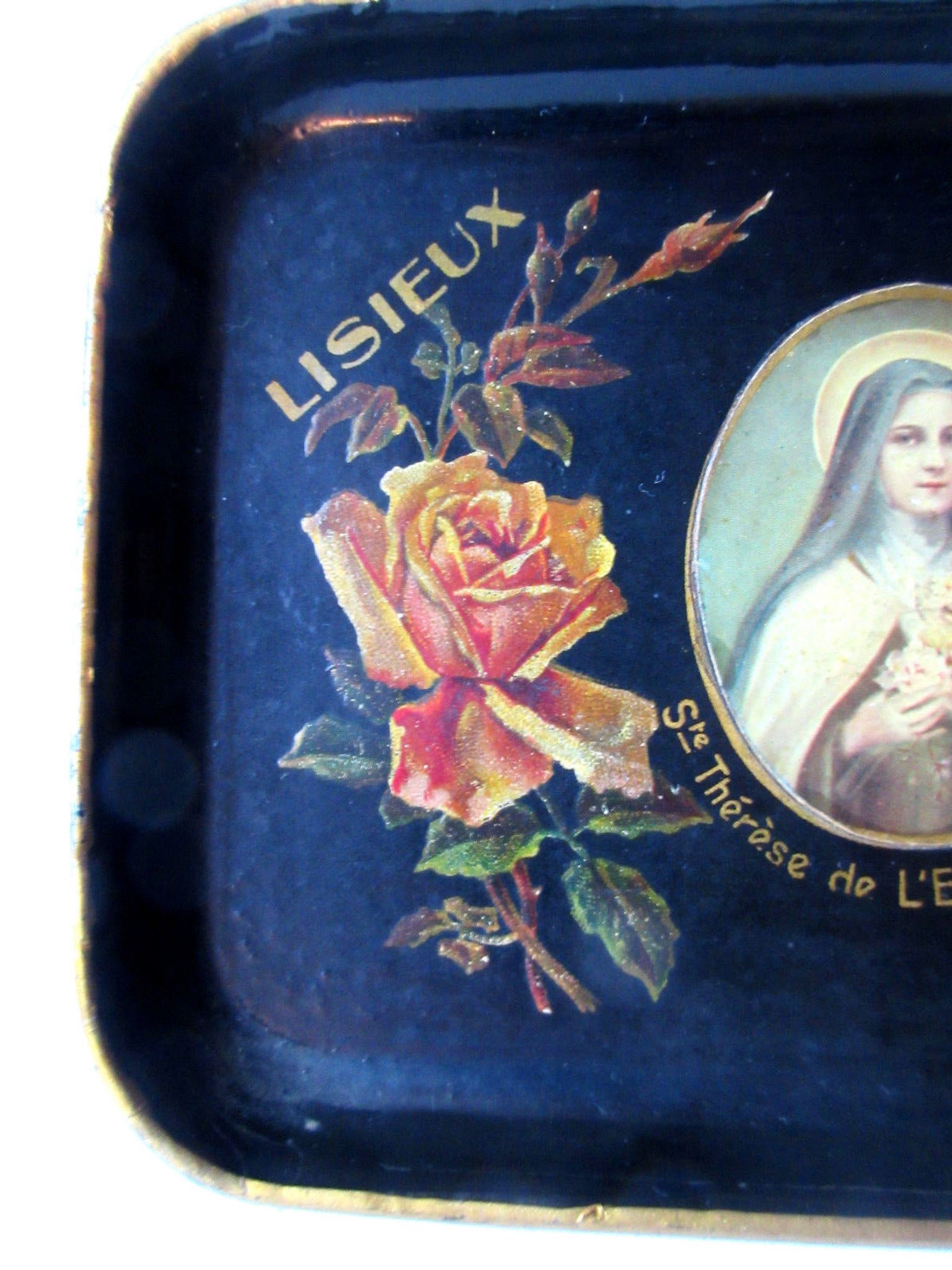 Small Napoleon III tray in painted black chewed cardboard, Sainte Thérèse de Lisieux