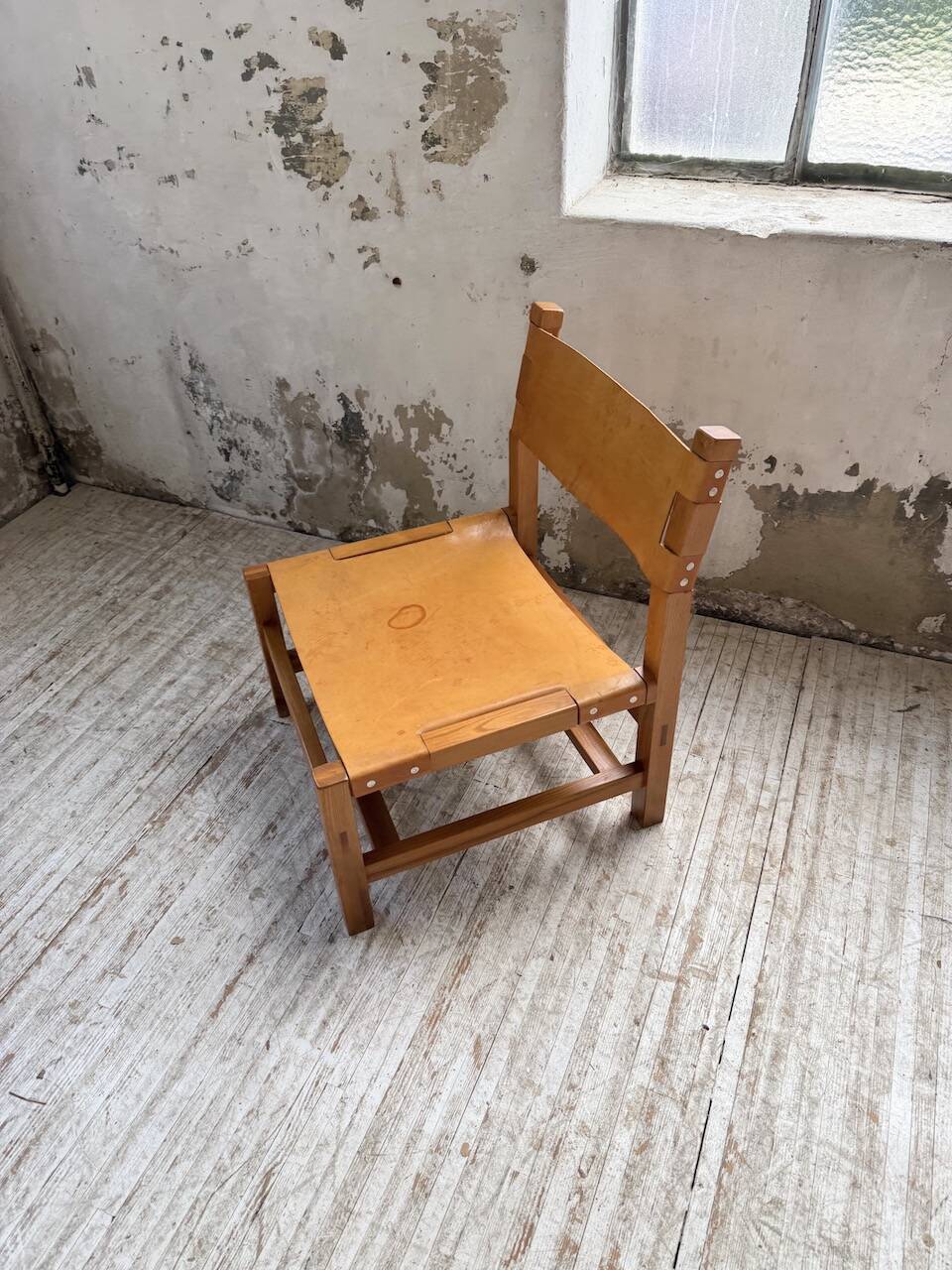 Elm and leather armchair Maison Regain