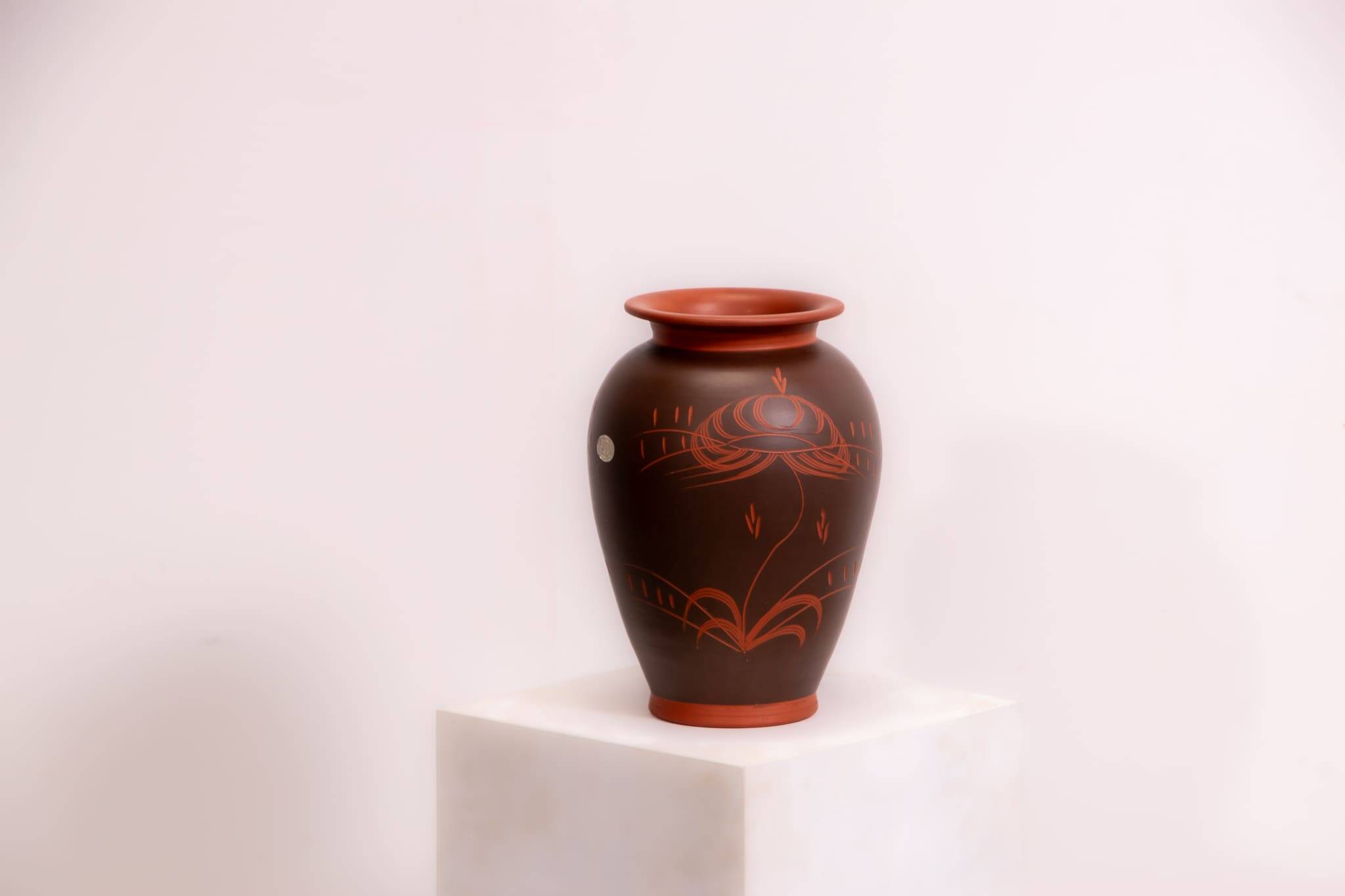 Vase design floral Eiwa vers 1970