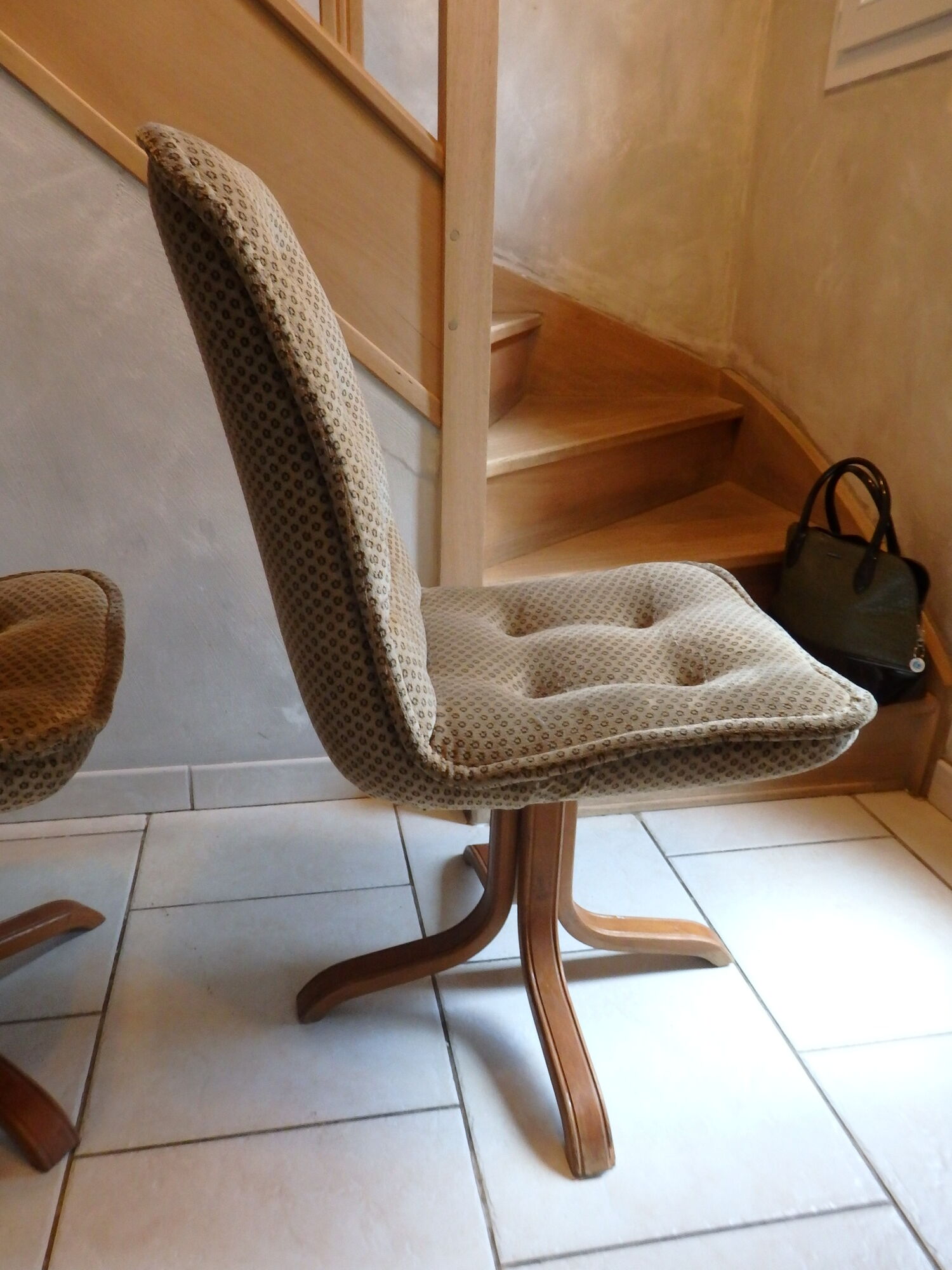 Paire de chaises pivotantes des années 70/80
