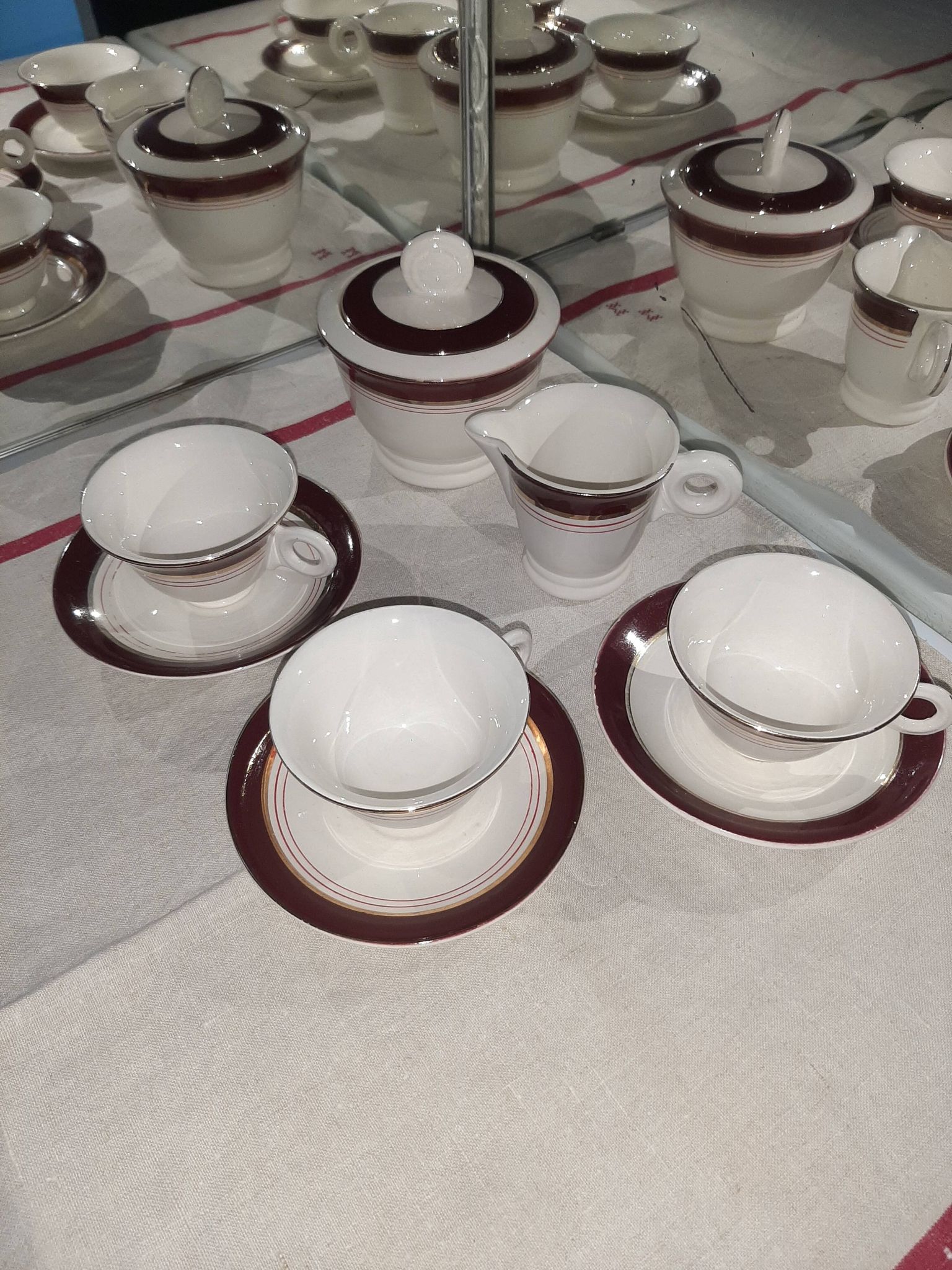 Vintage coffee service for 3 people in cream white with gold burgundy edging