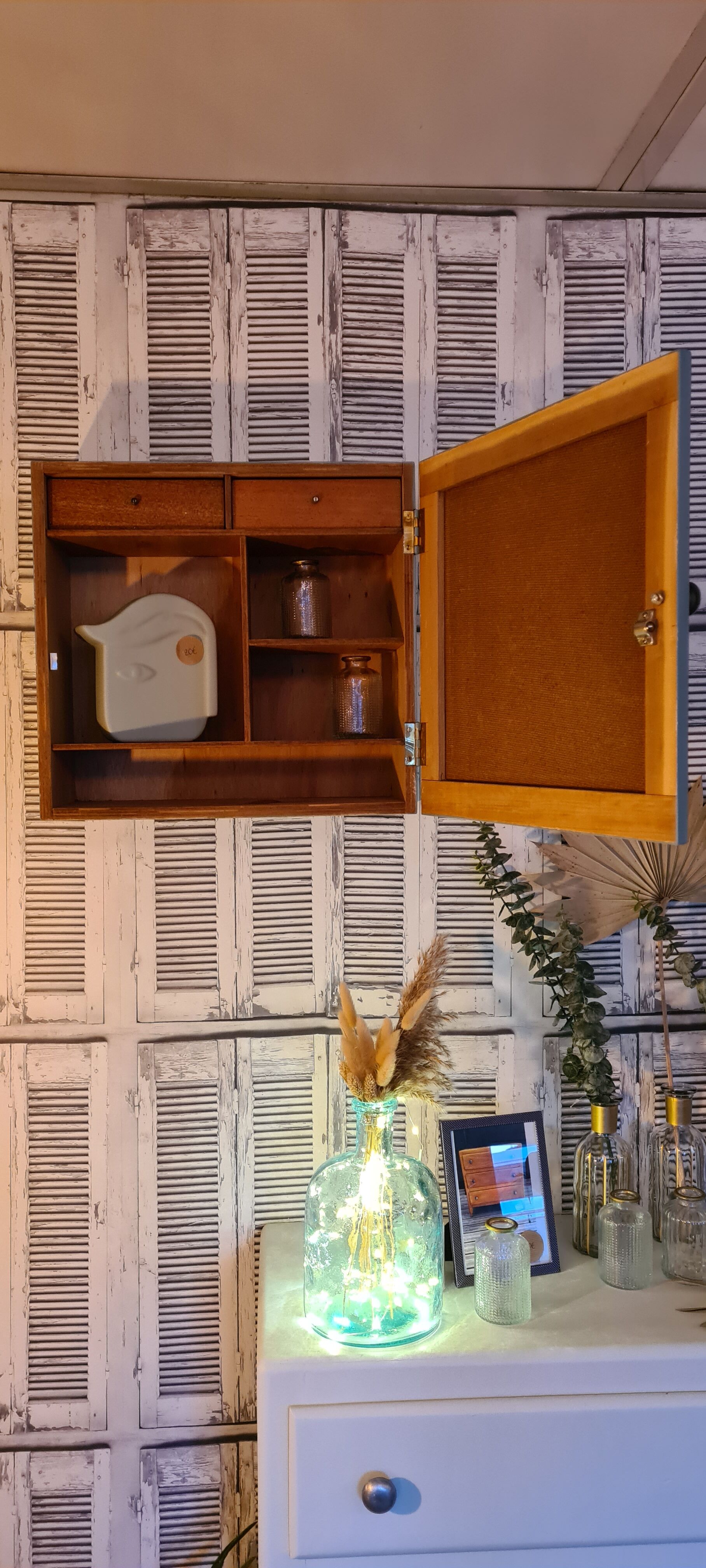 Armoire à pharmacie