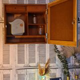 Armoire à pharmacie
