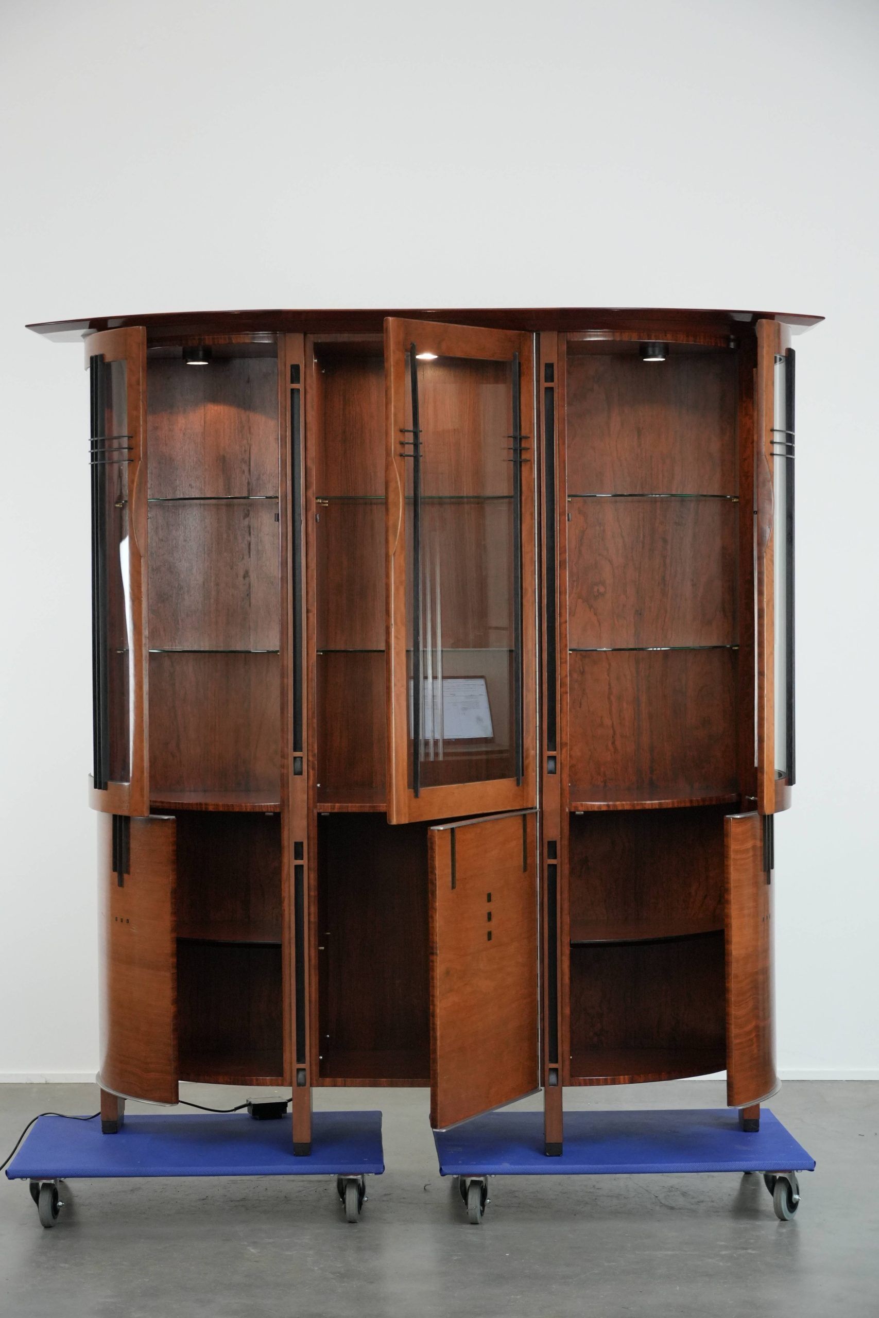 Grand meuble vitrine Art Déco / buffet avec éclairage de luxe