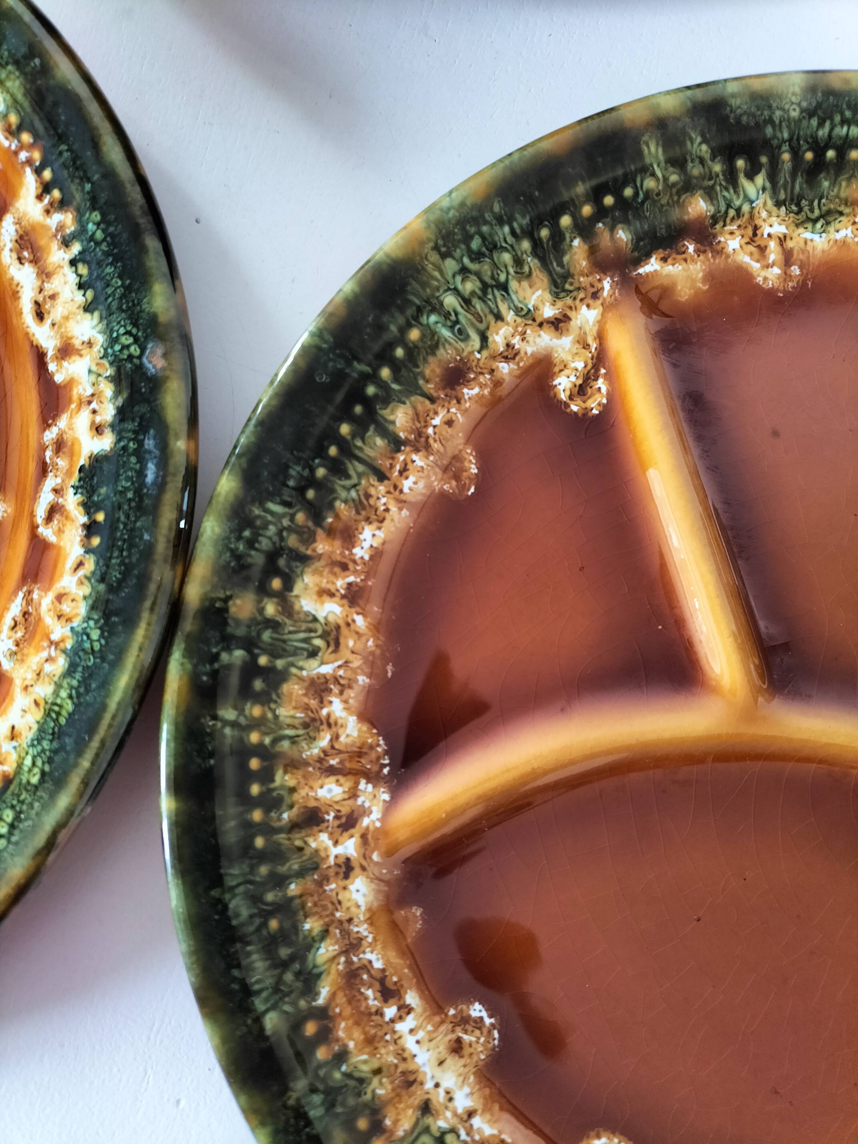 Set of 6 compartmentalised glazed ceramic plates, 1960s-70s.