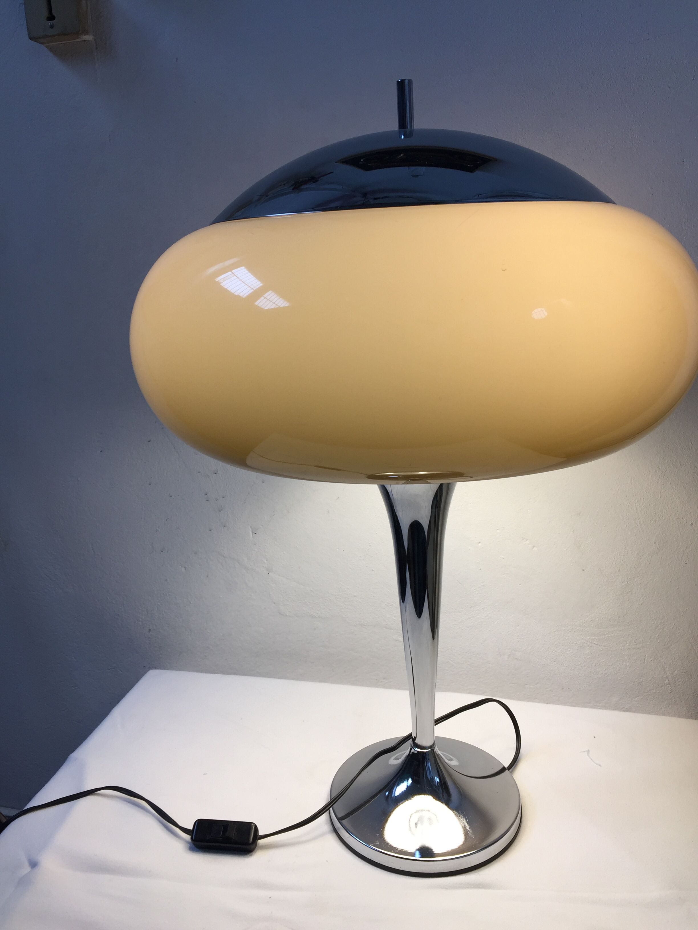mushroom lamp 1970s